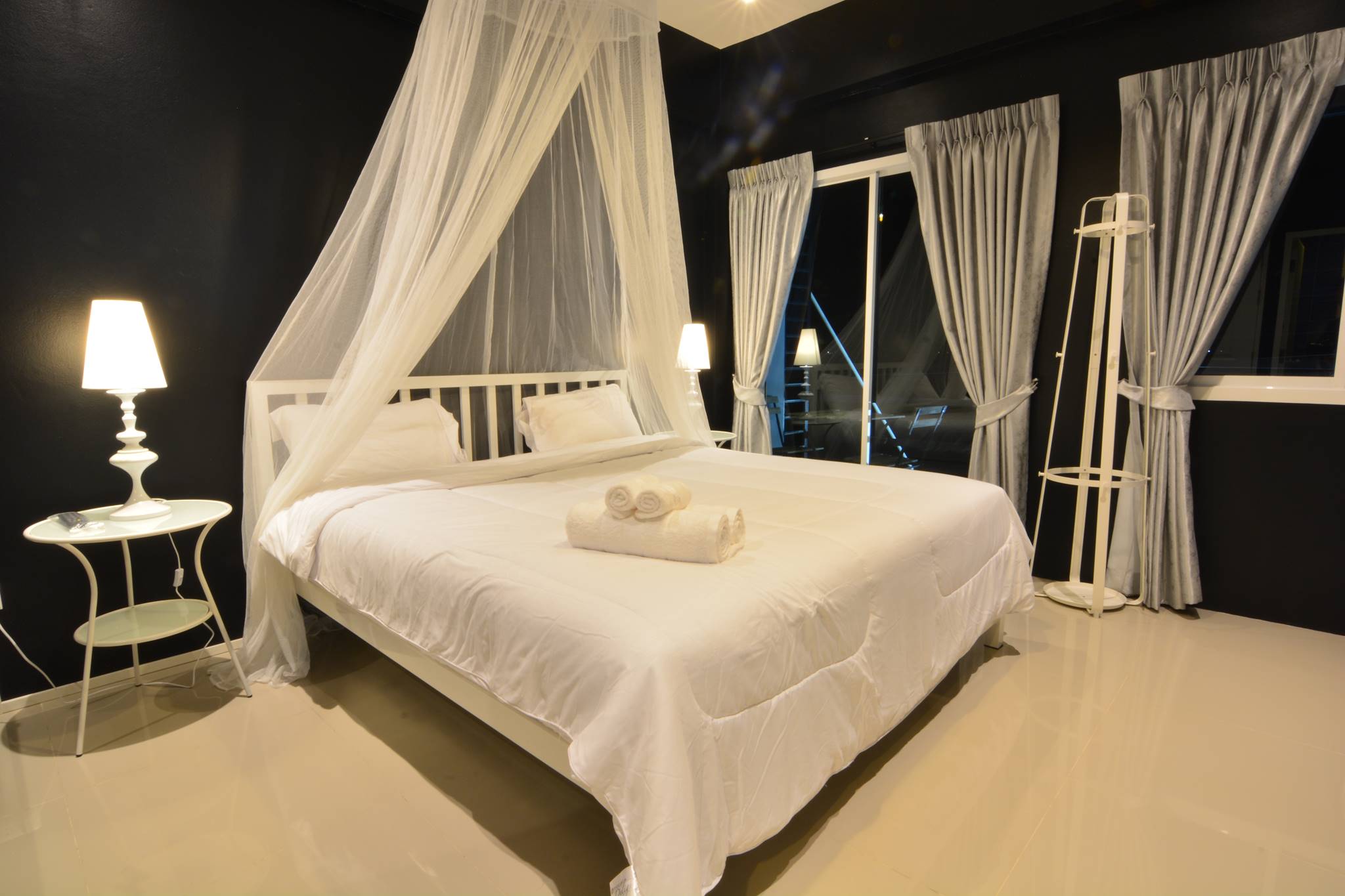 Day II Hotel by ZUZU