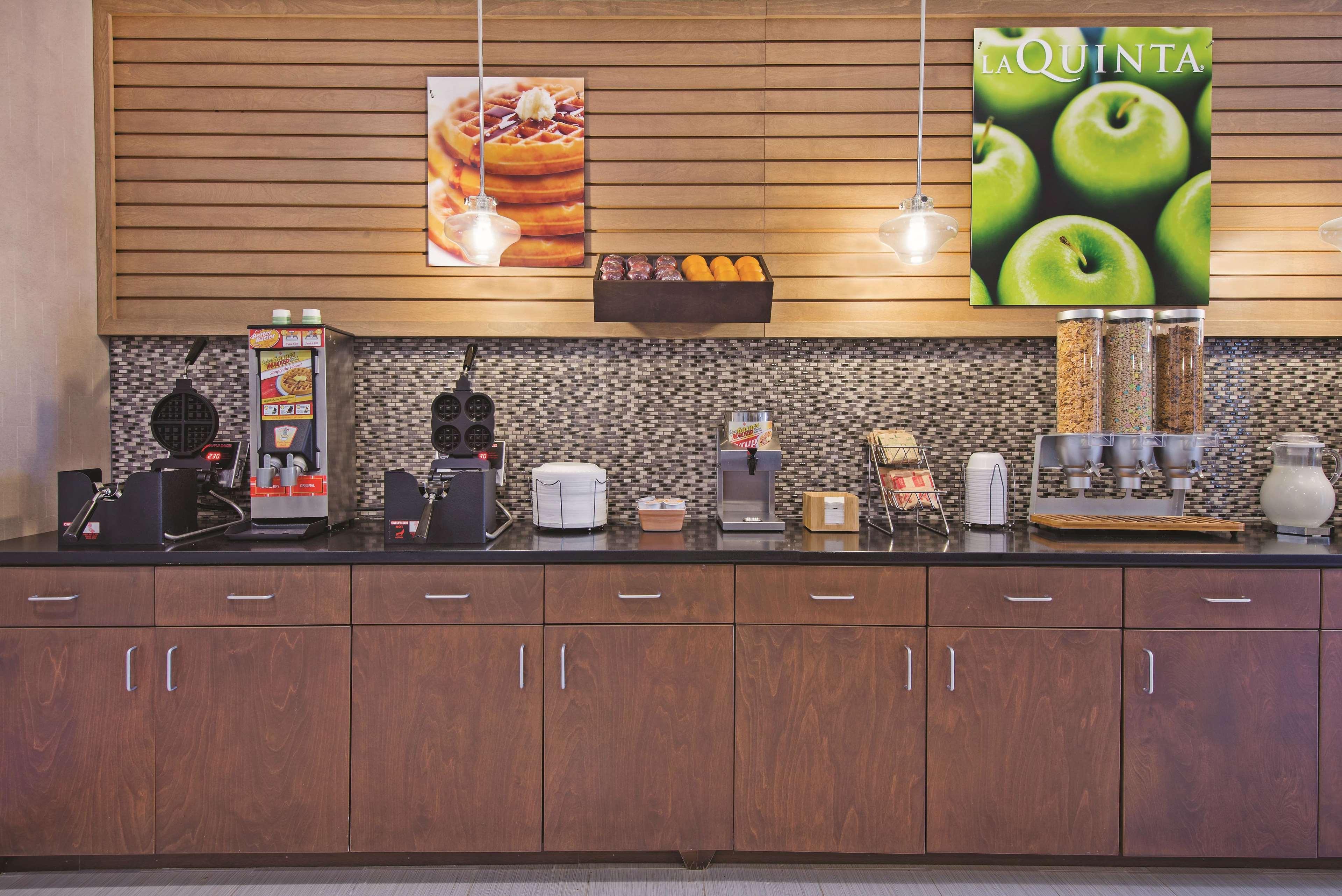 La Quinta Inn & Suites By Wyndham Morgantown