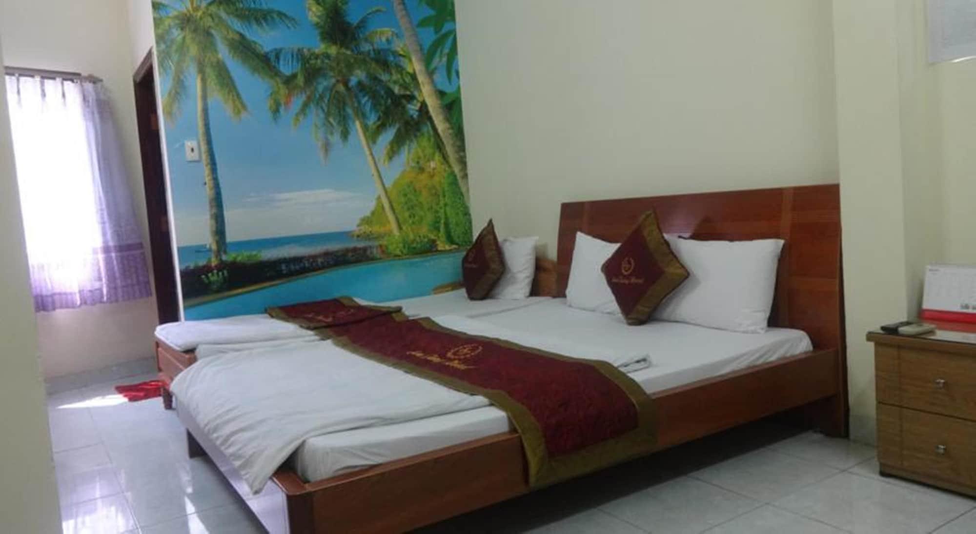 Son Tung Hotel - De Tham Street
