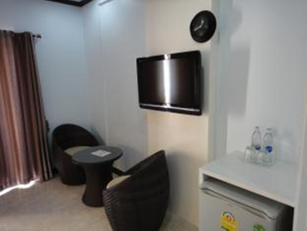 CHONLAPRUK LAKESIDE HOTEL