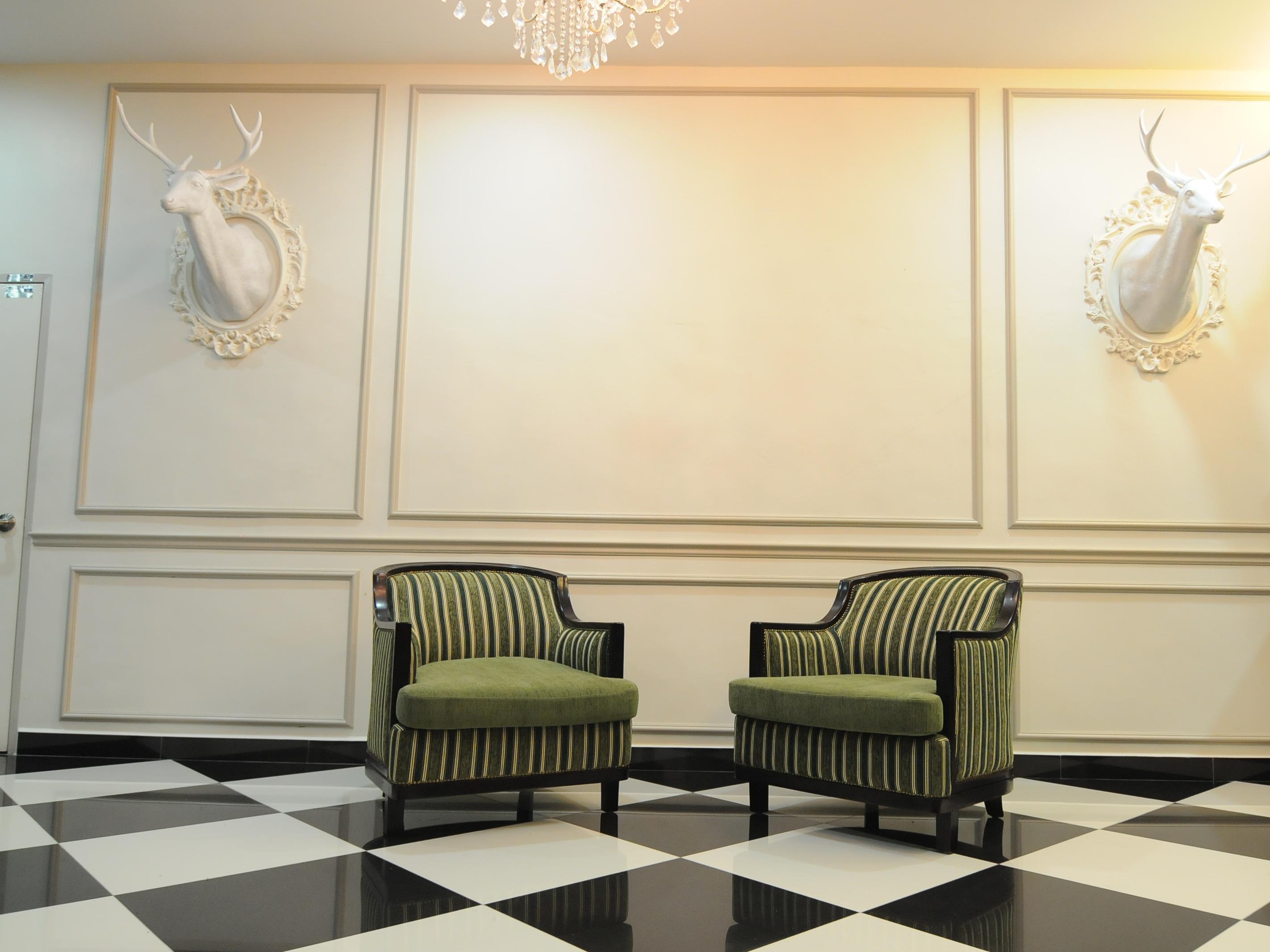 Luscious Hotel