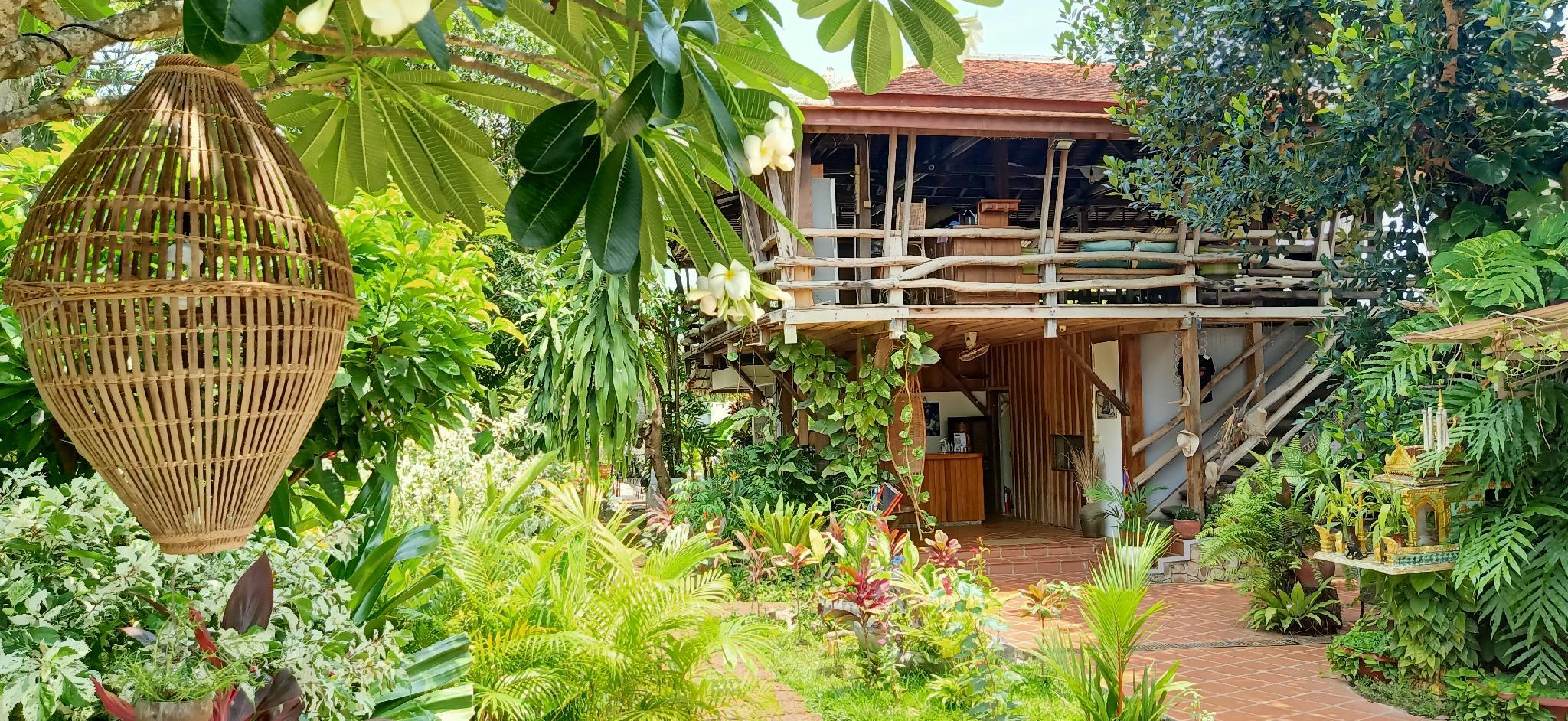 Tara Lodge