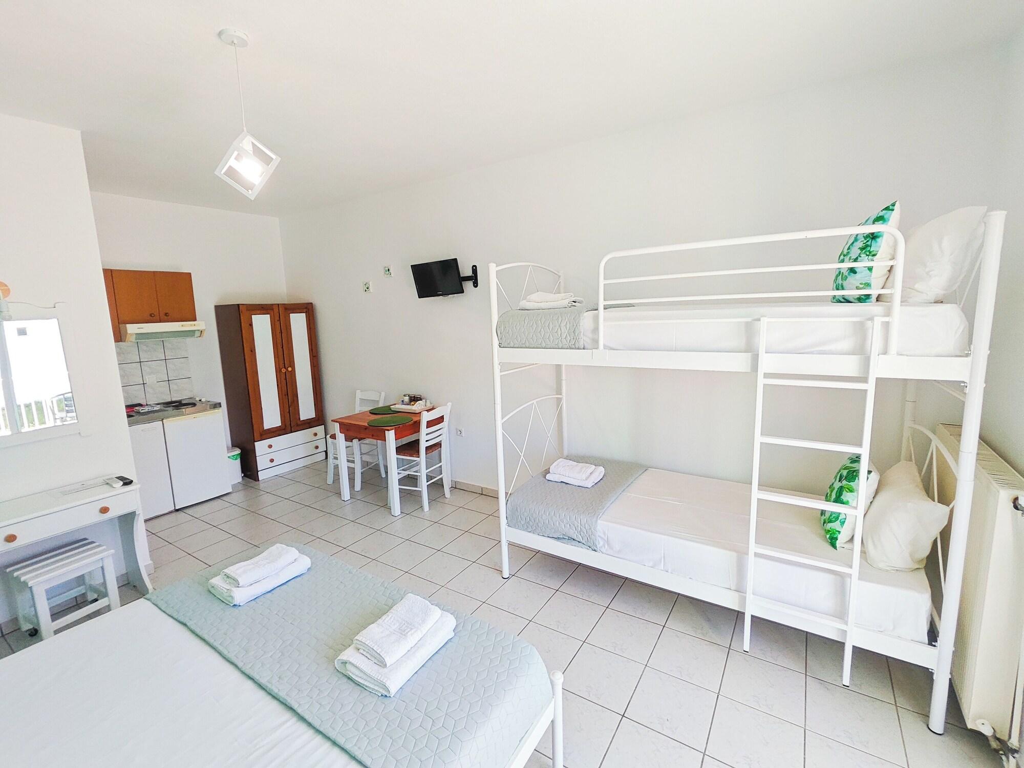 Ellinas Hotel