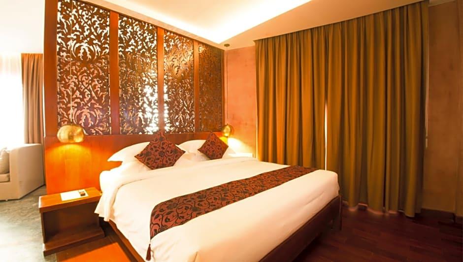 Almond Hotel Bassac River