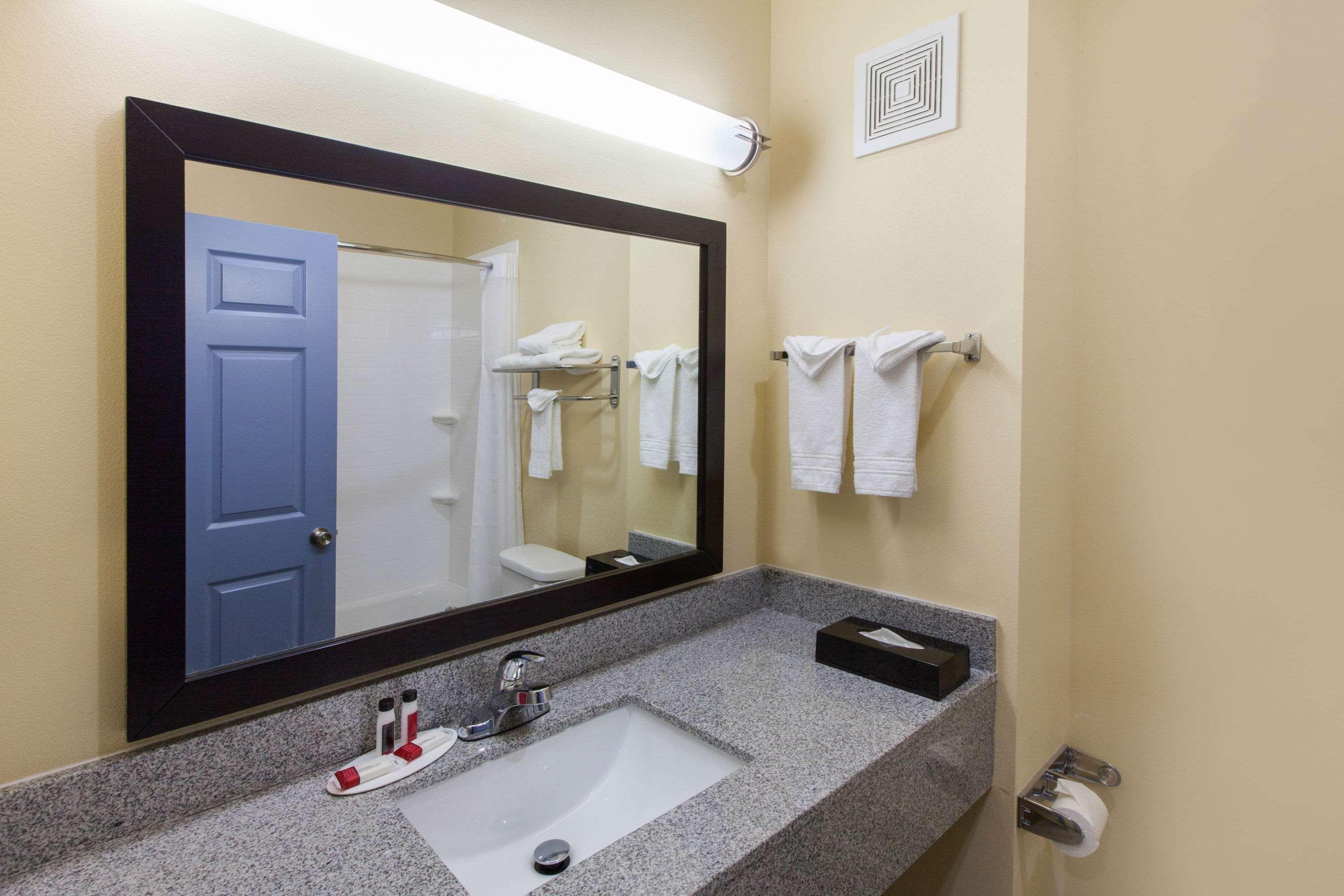 Days Inn By Wyndham Baton Rouge Airport