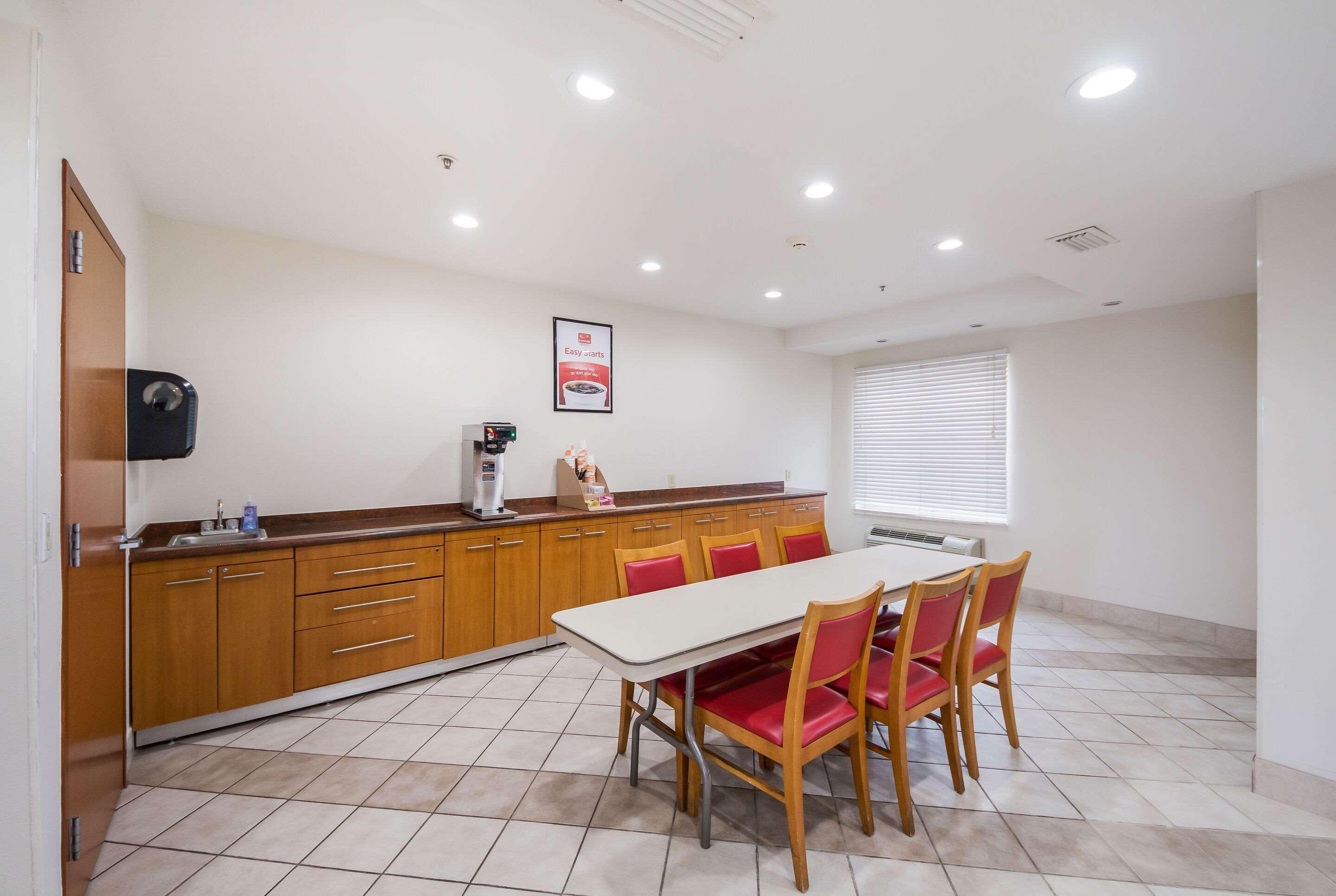 Econo Lodge Laredo