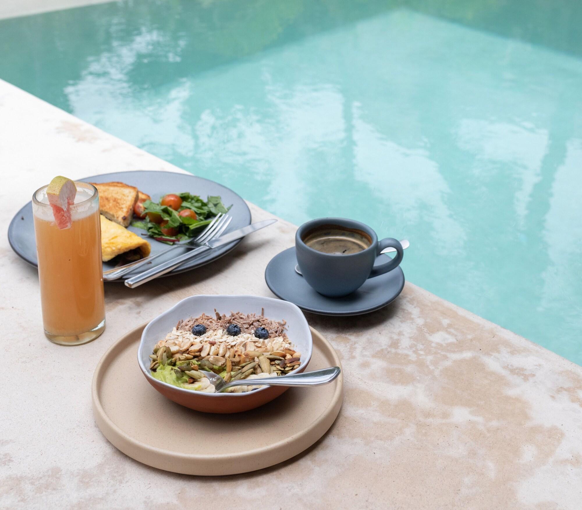 Radhoo Tulum by null