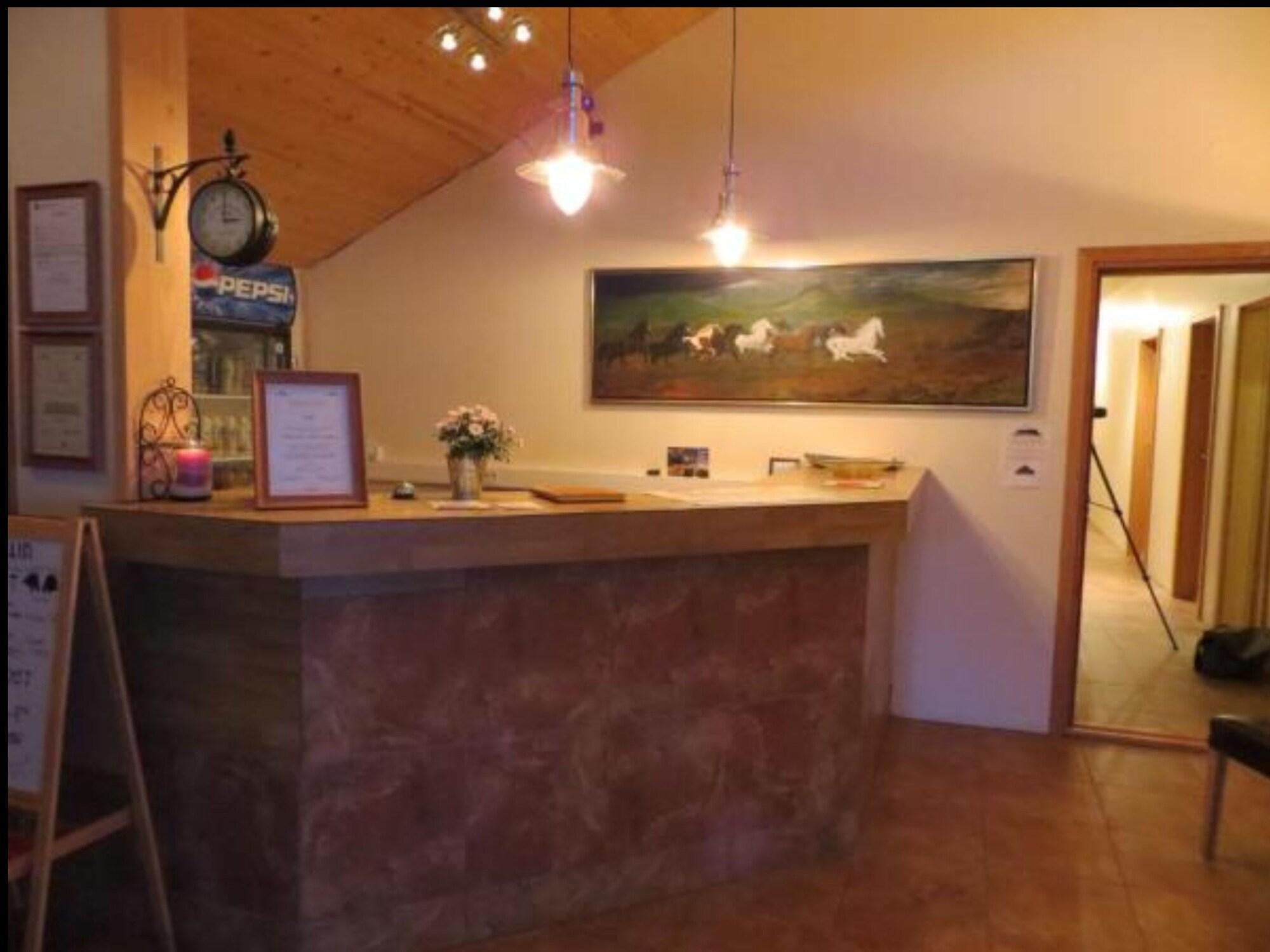GUESTHOUSE VELLIR