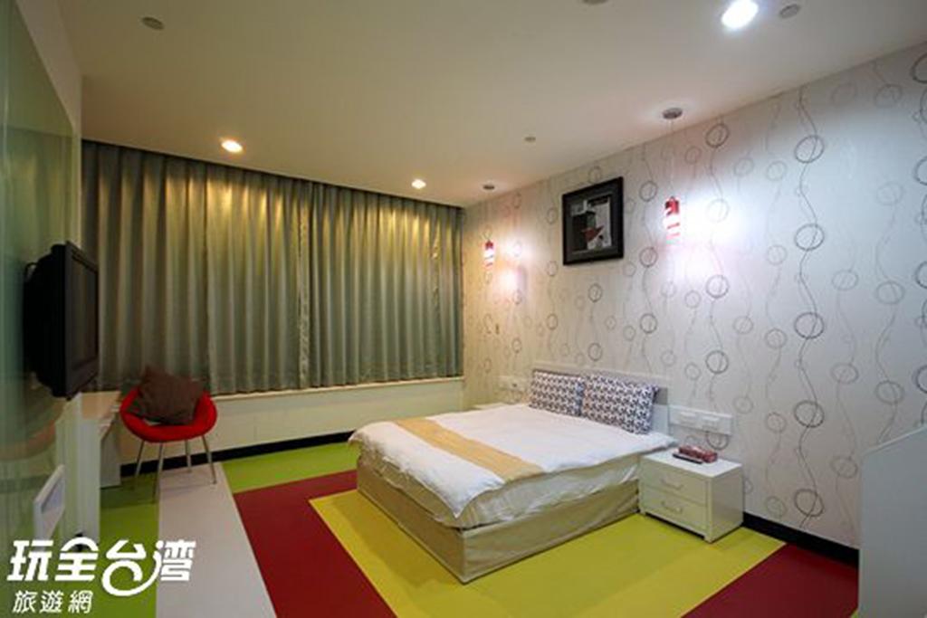 HAPPY WARMTH HOTEL