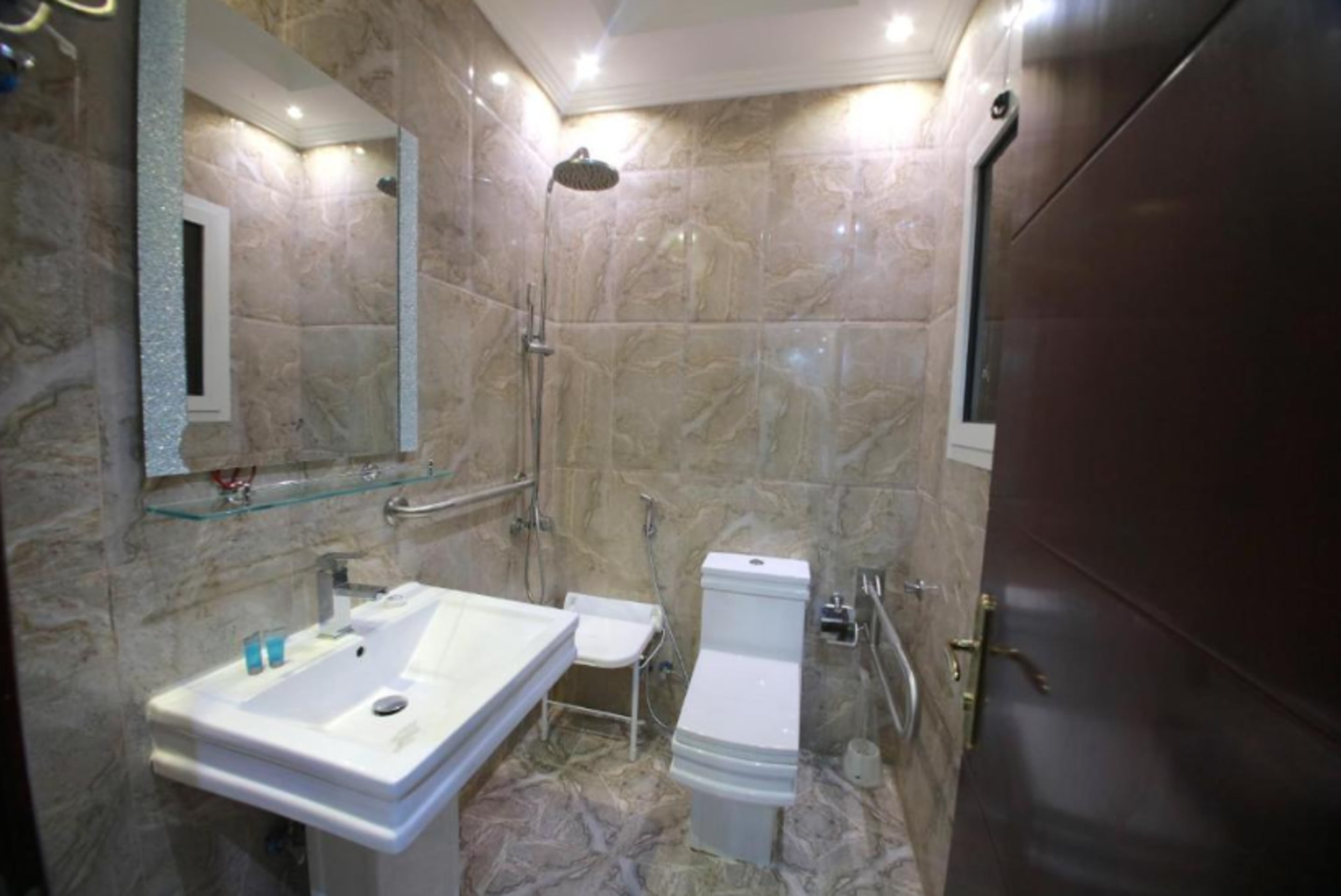 OYO 610 Jawharat Layali Furnished Apartment
