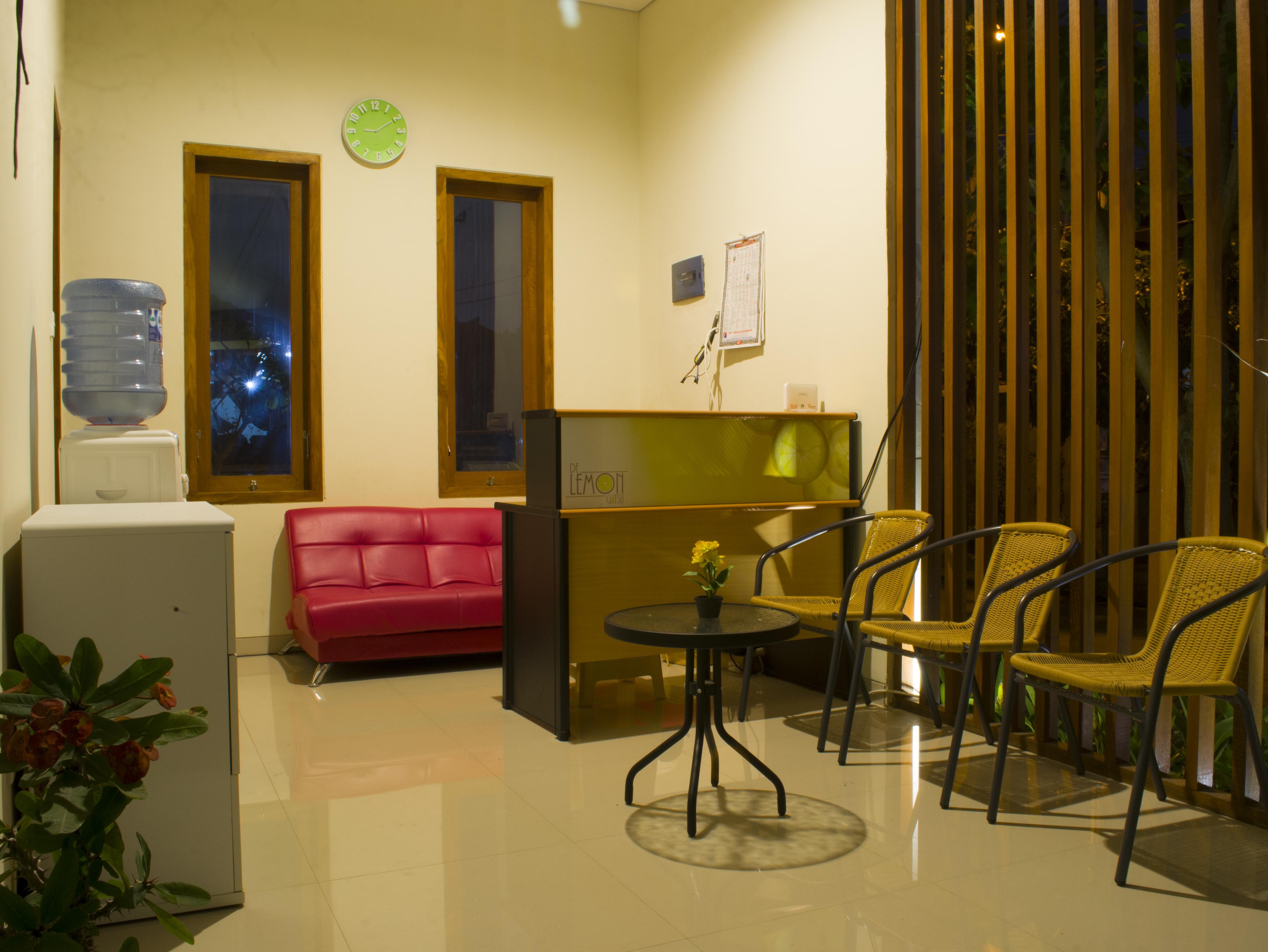De Lemon Gatsu Hotel