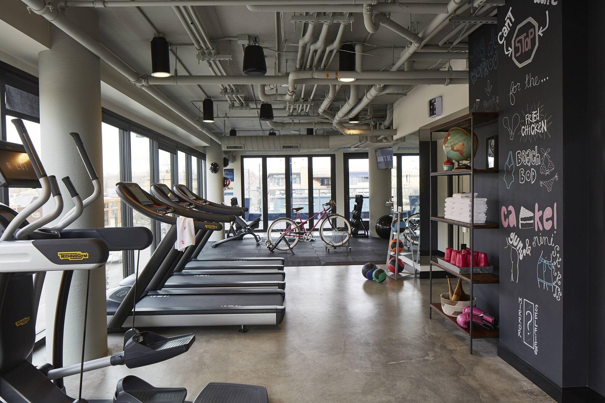 Moxy Denver Cherry Creek