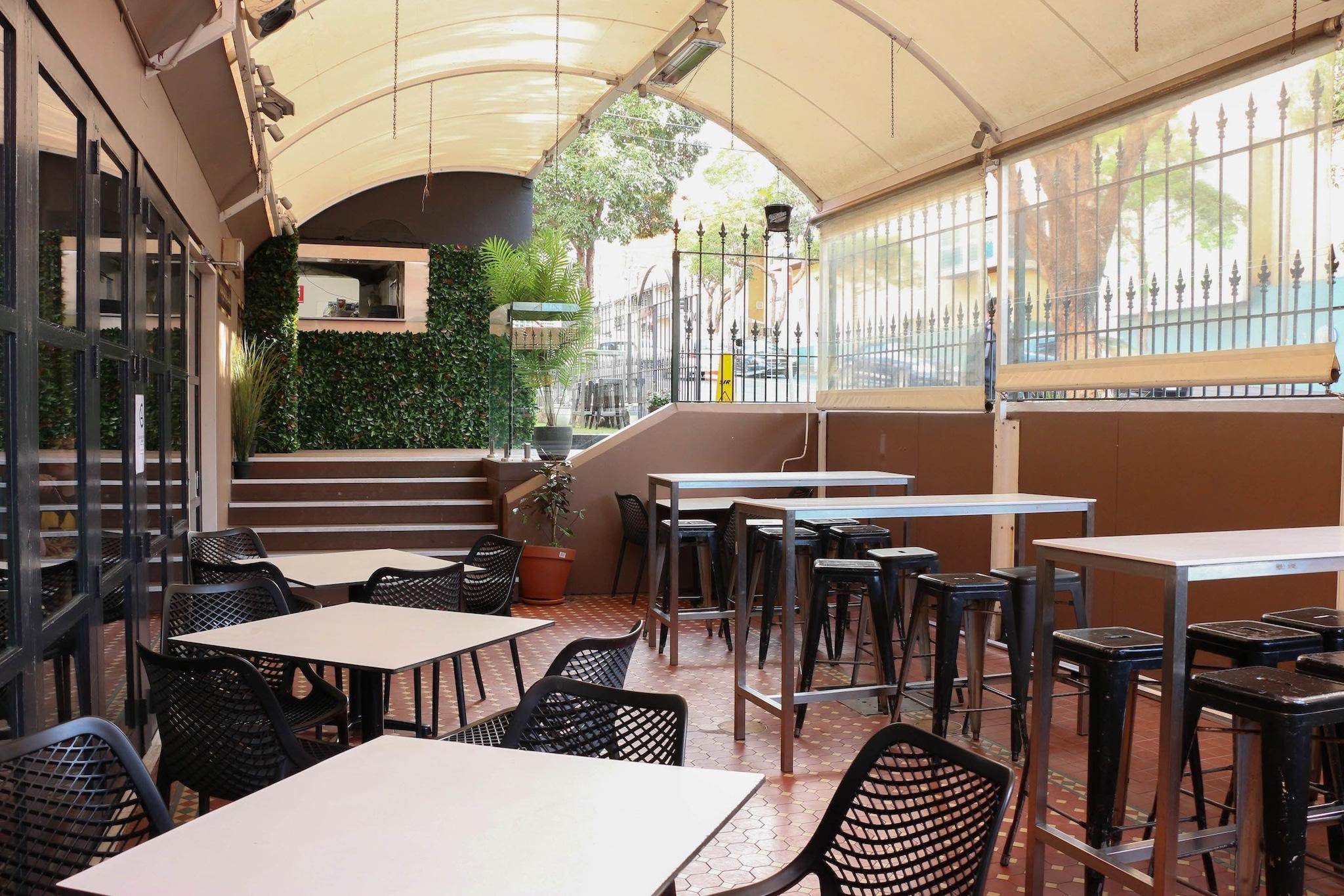 Glasgow Arms Hotel by null