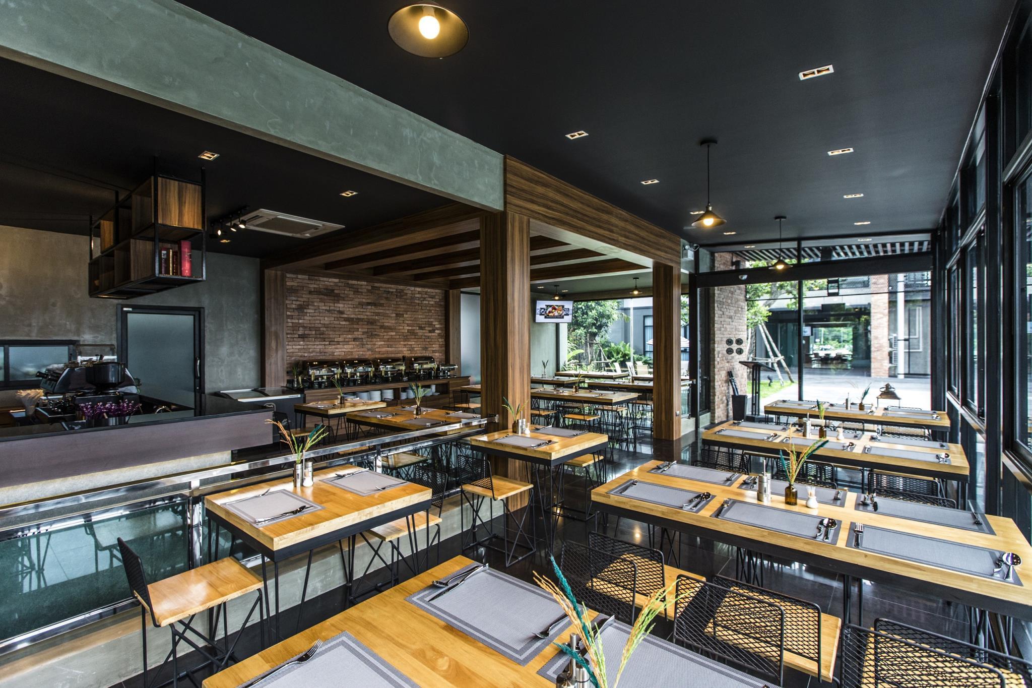 Cresco Hotel - Buriram