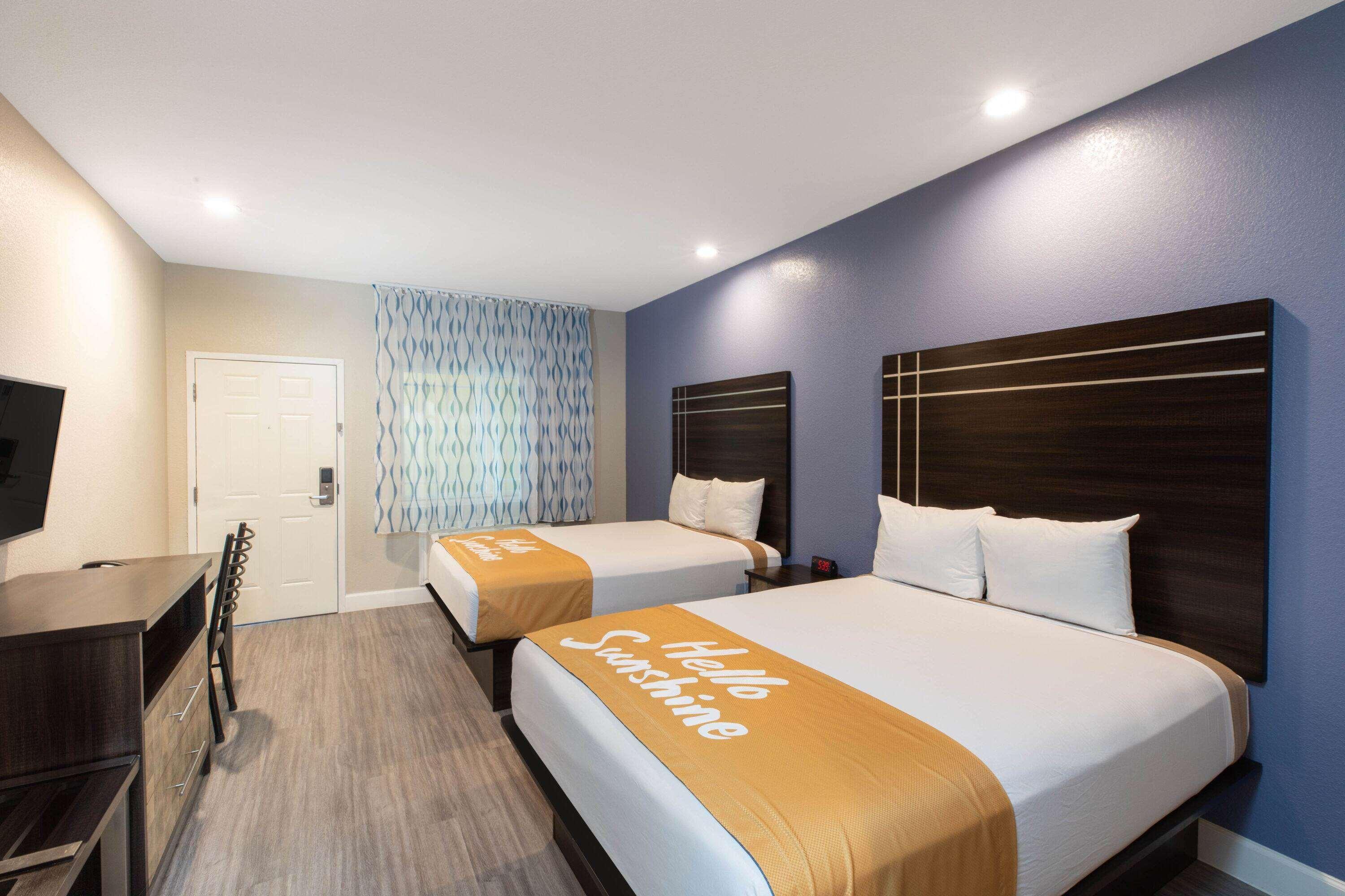 Days Inn Suites By Wyndham La Porte