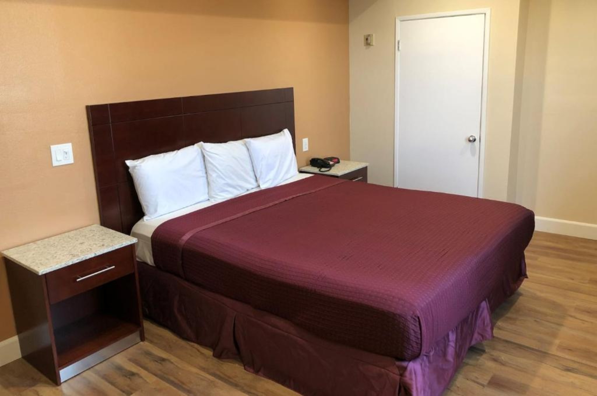 Travelodge By Wyndham Harbor City