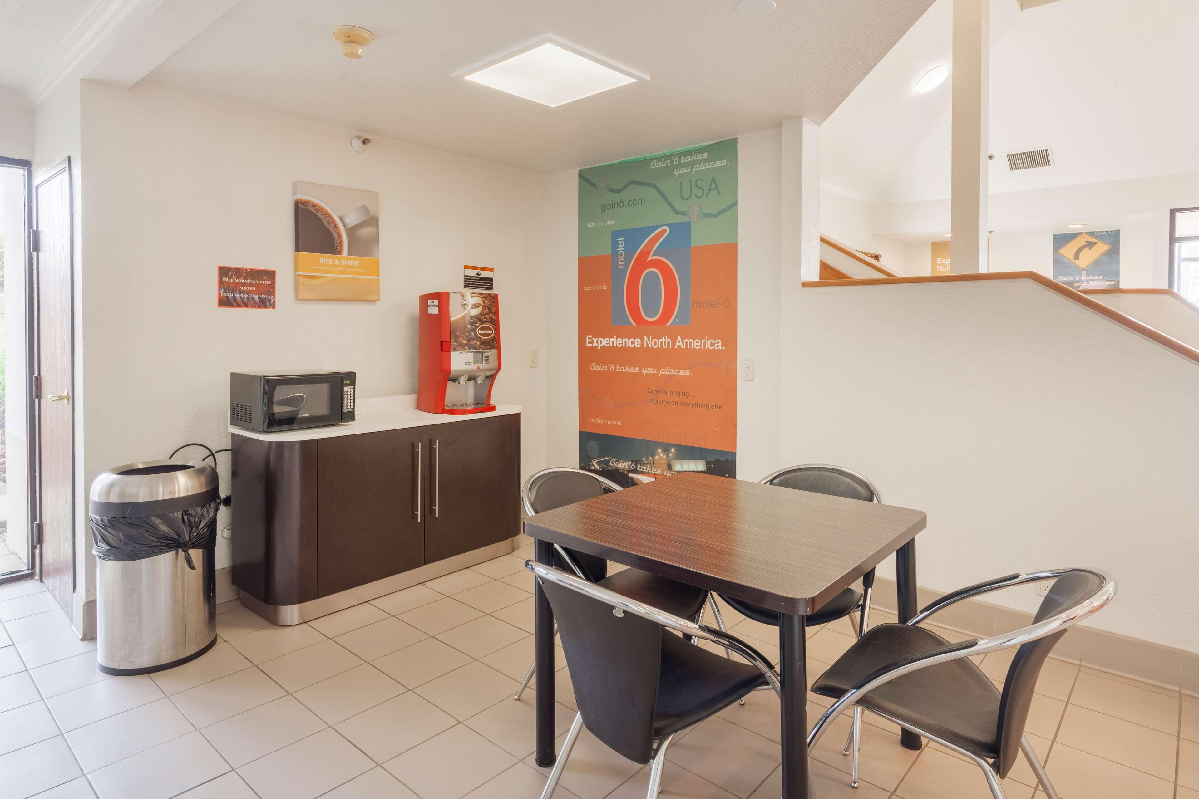 Motel 6 Auburn