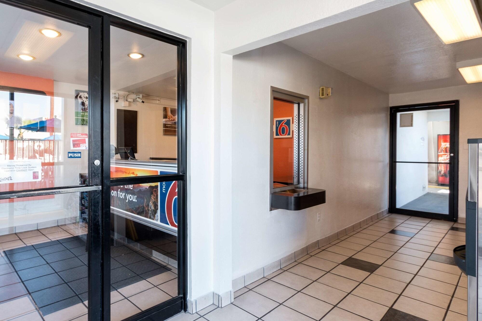 Motel 6 Austin South Airport