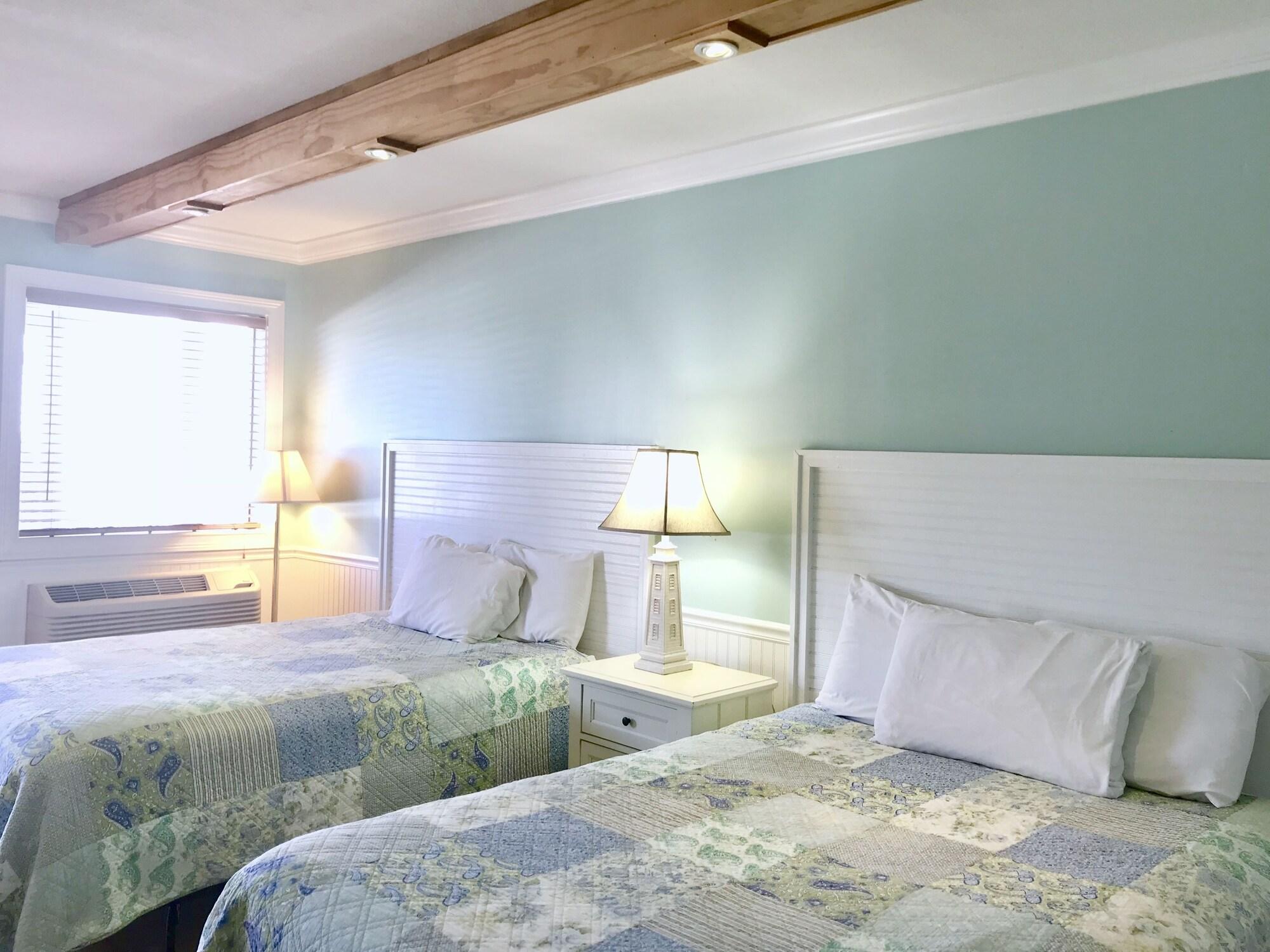 Sea And Breeze Hotel And Condo