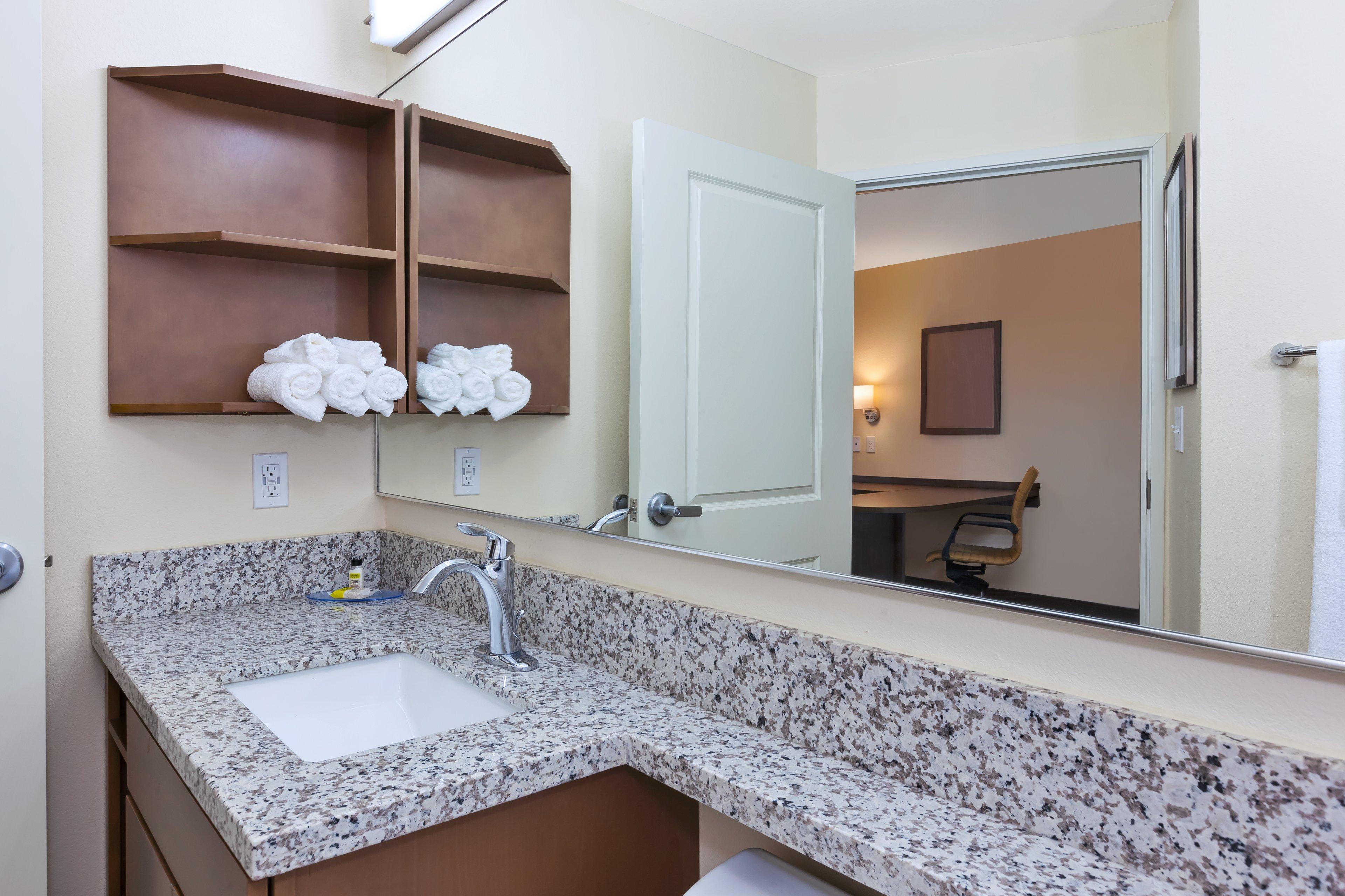 Candlewood Suites Louisville - NE Downtown Area