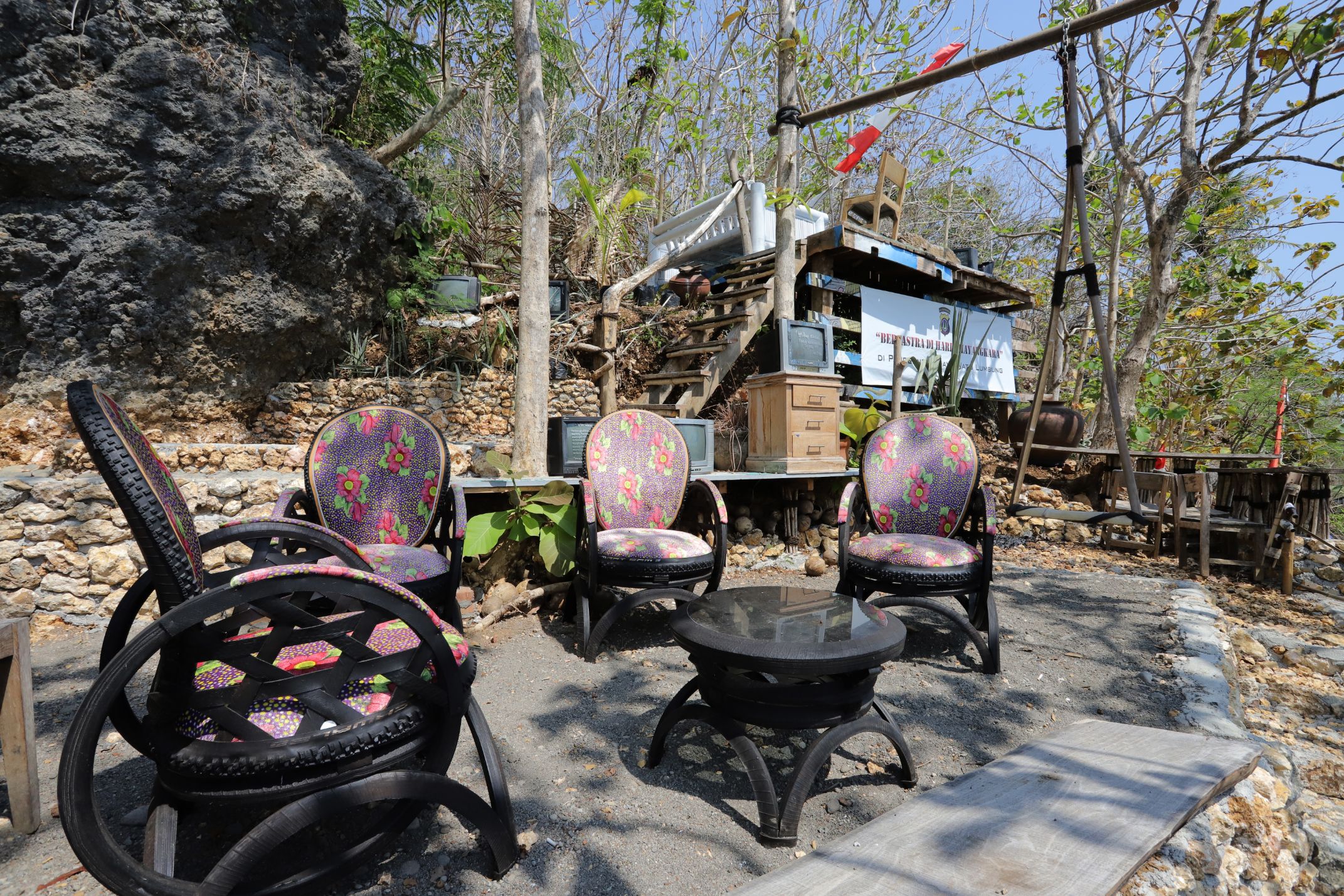 NewAlasKuliner and HomestayWatulumbung by ZUZU