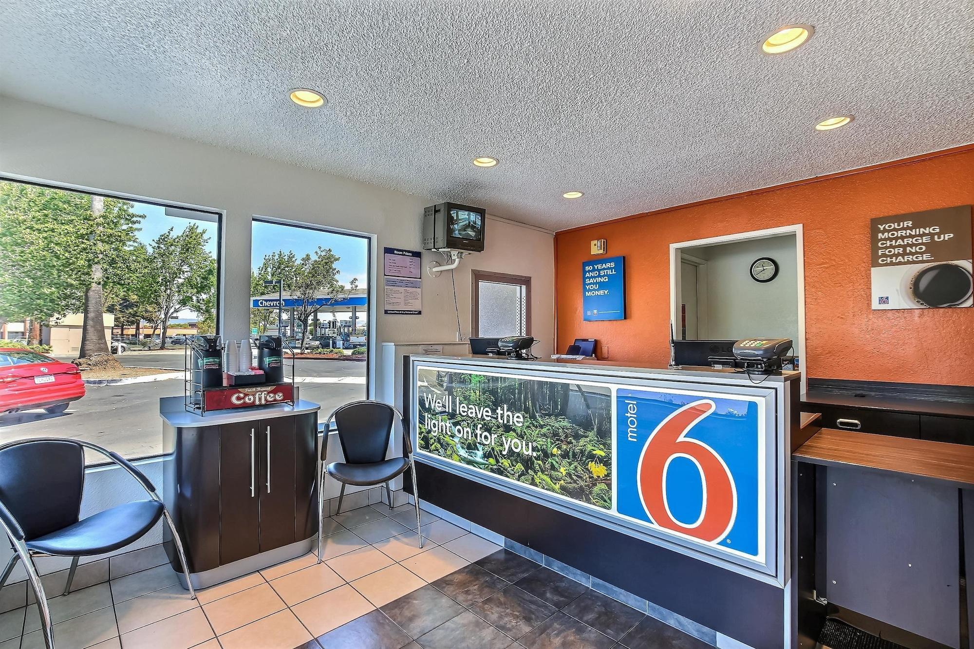 Motel 6 Pleasanton