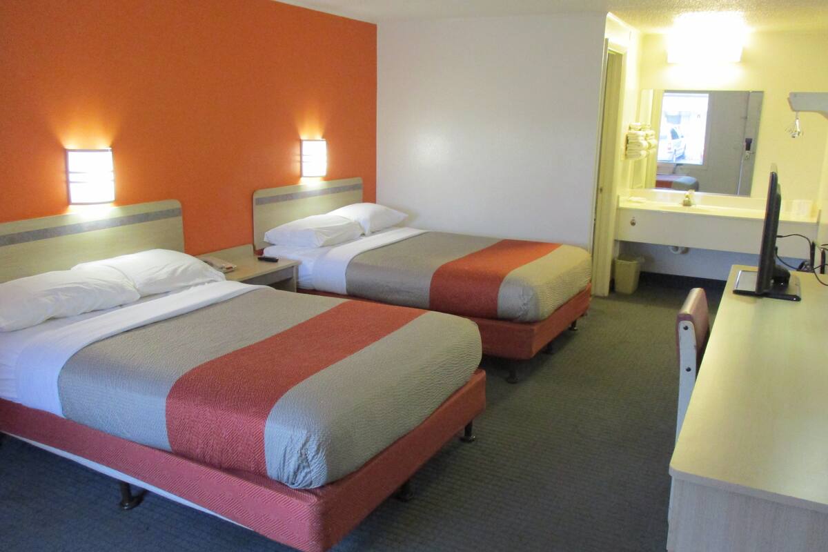 Travelodge By Wyndham Lansing