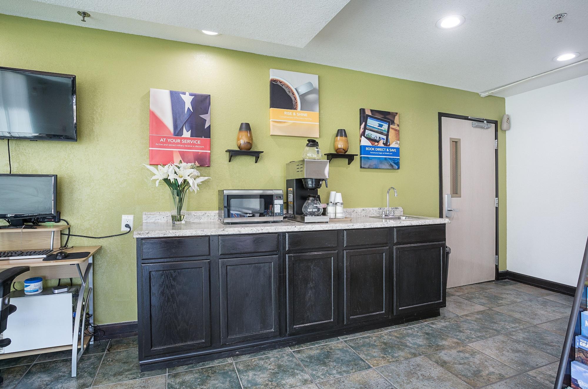Motel 6 Lake Havasu City Lakeside