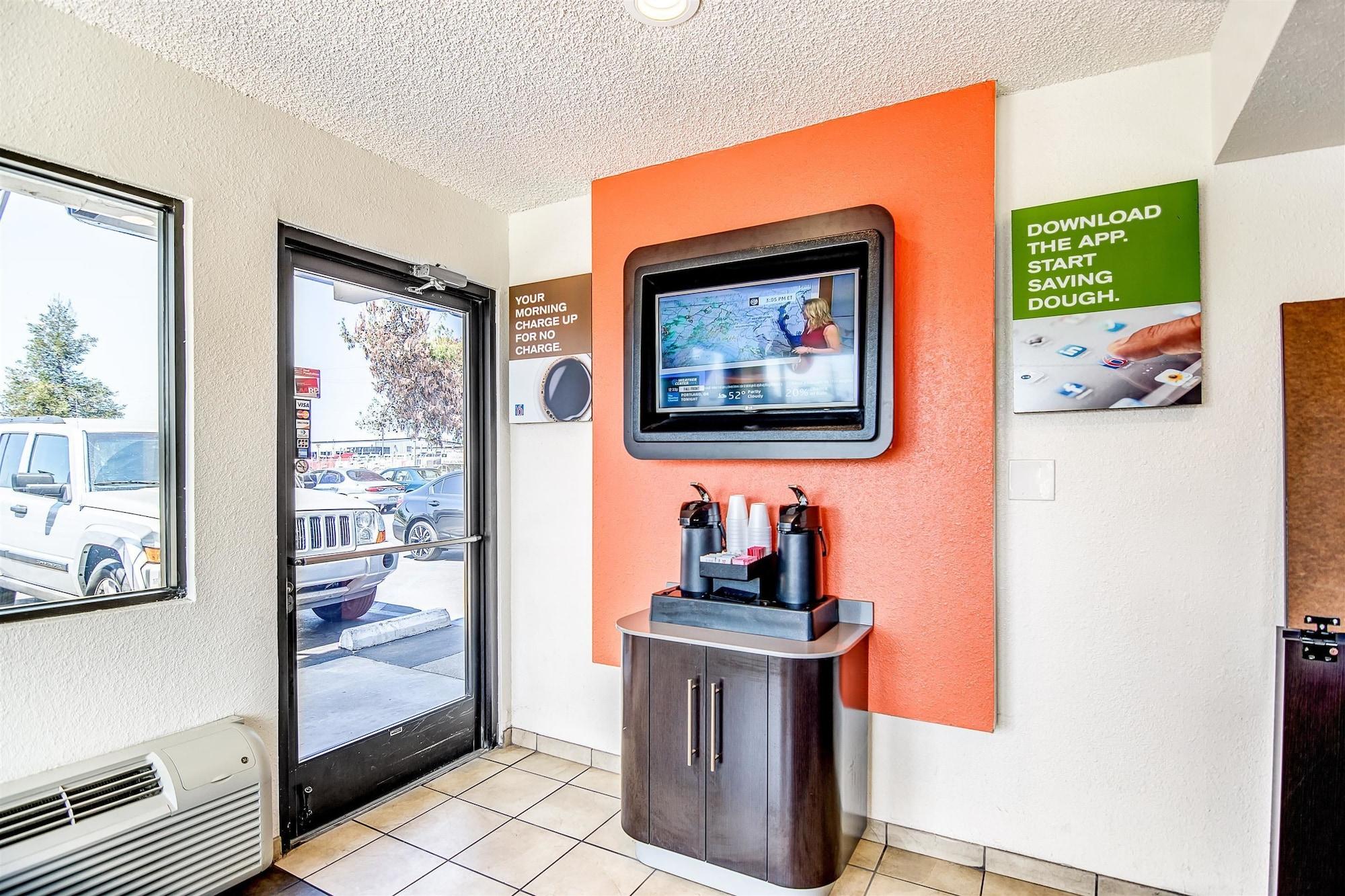 Motel 6 Stockton Charter Way West