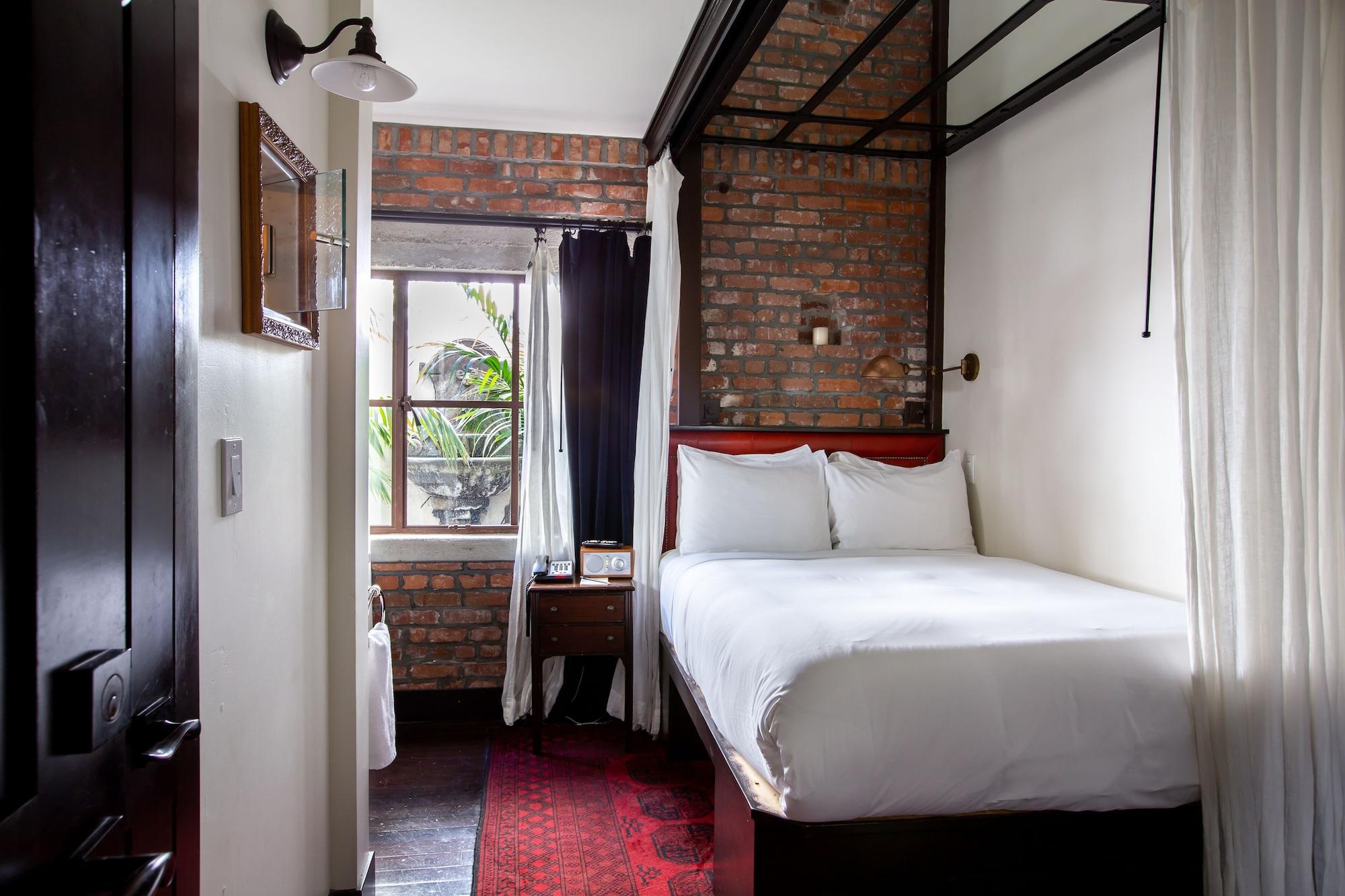 Granada Hotel & Bistro by null