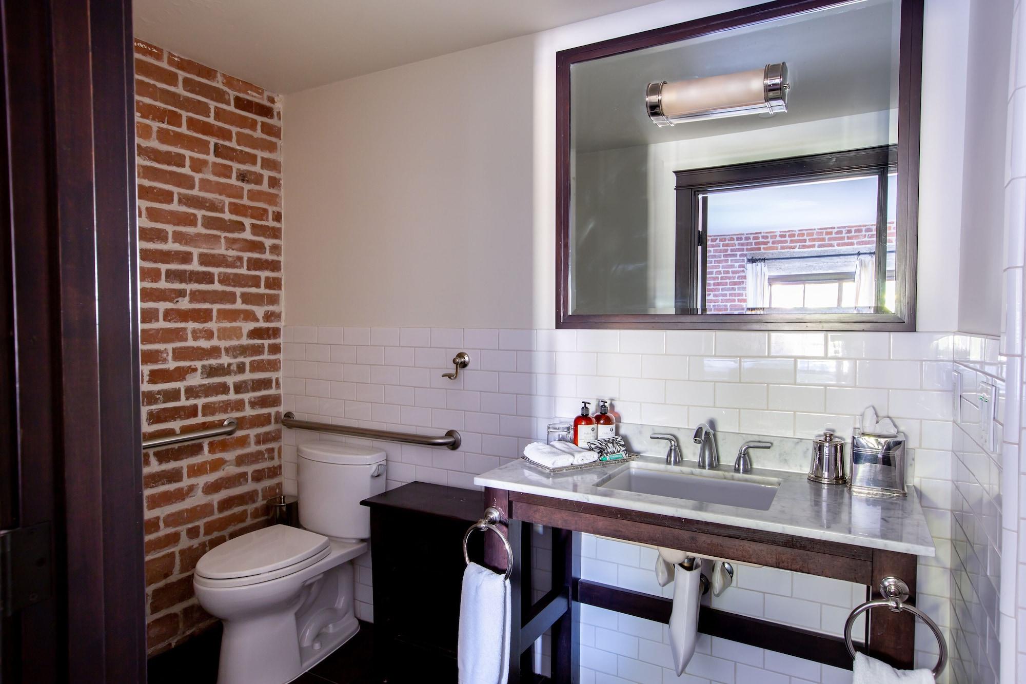 Granada Hotel & Bistro by null