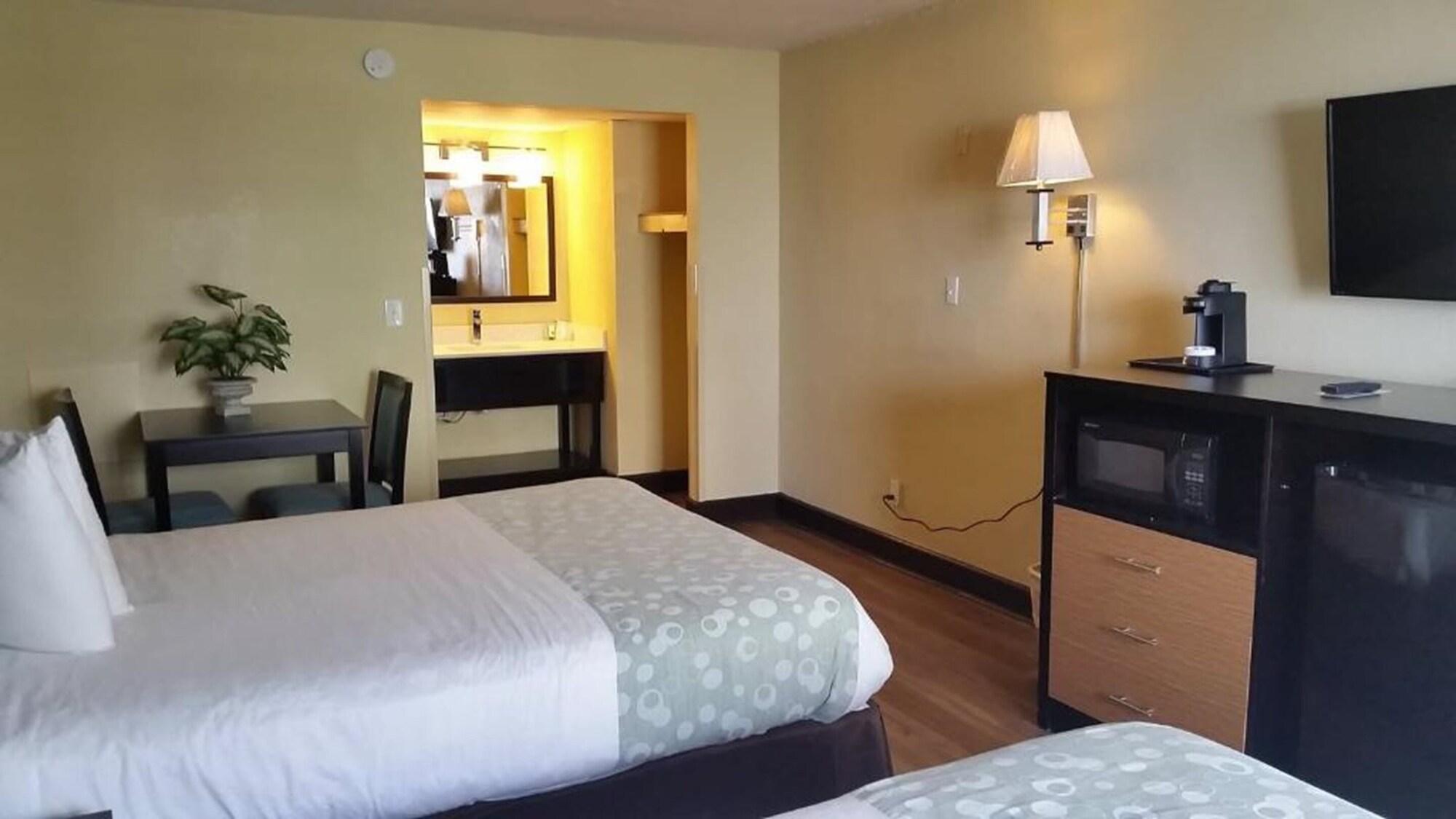 Blu Atlantic Oceanfront Hotel Suites