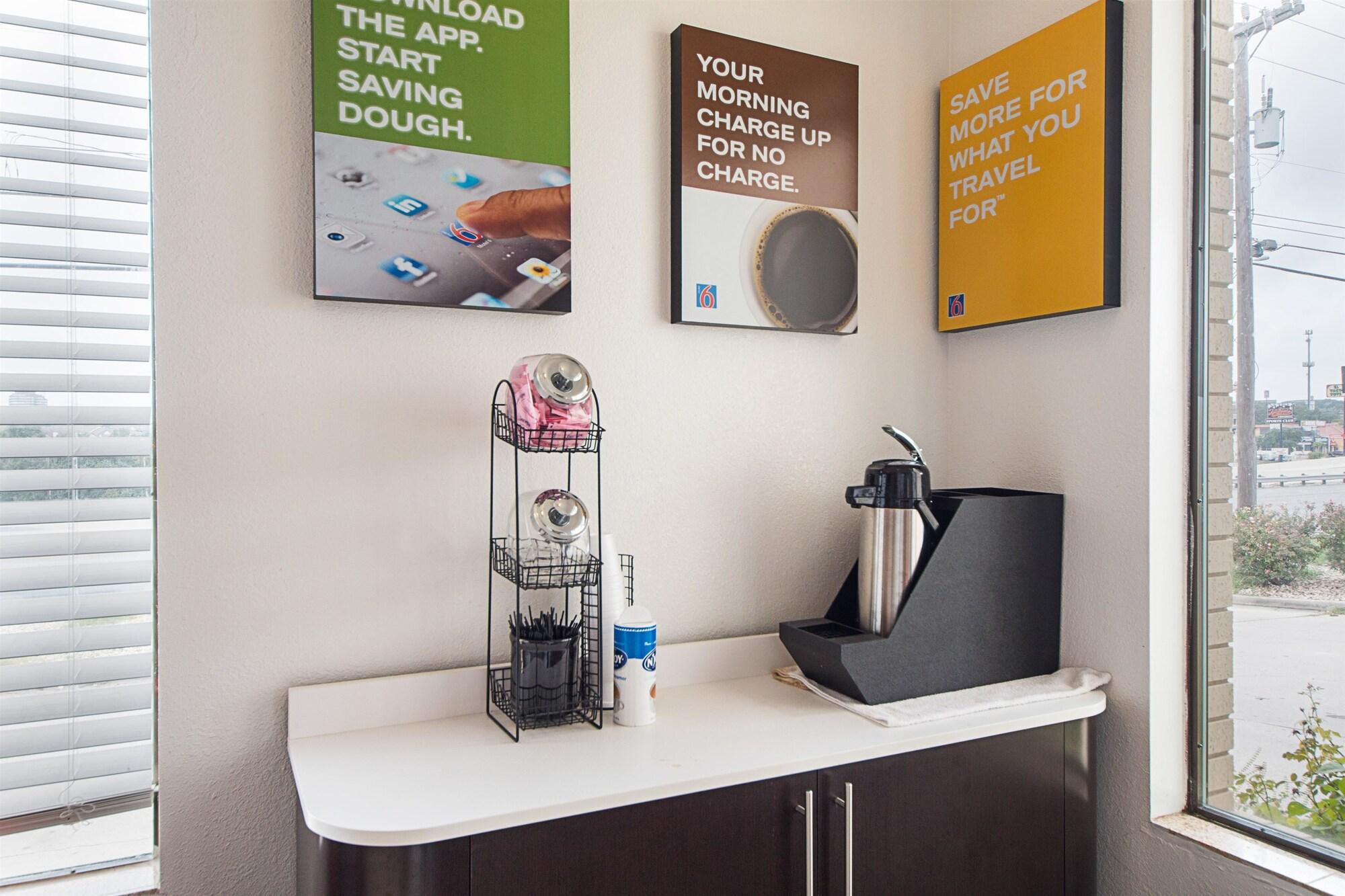 Motel 6 San Antonio Fiesta Trails