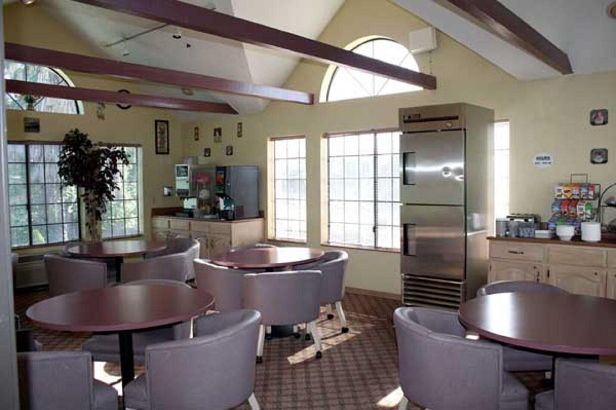 Executive Inn And Suites