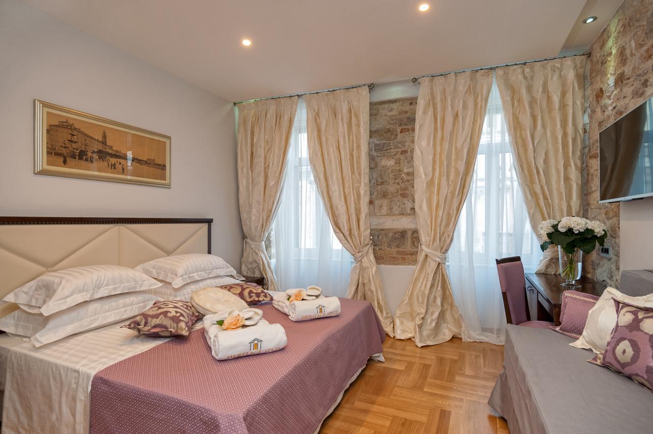 Antique Split Luxury Rooms by null