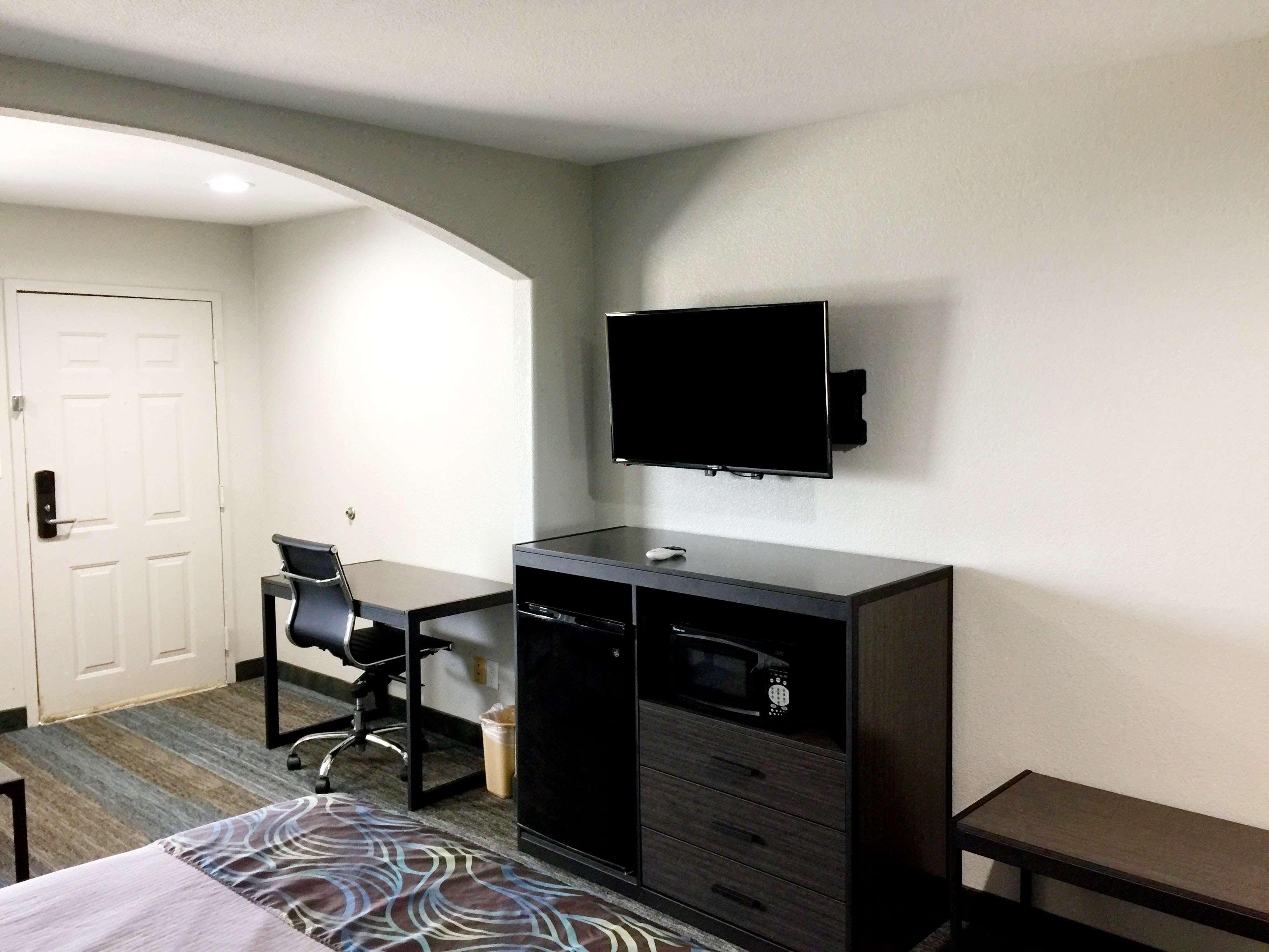 Americas Best Value Inn And Suites Mont Belvieu