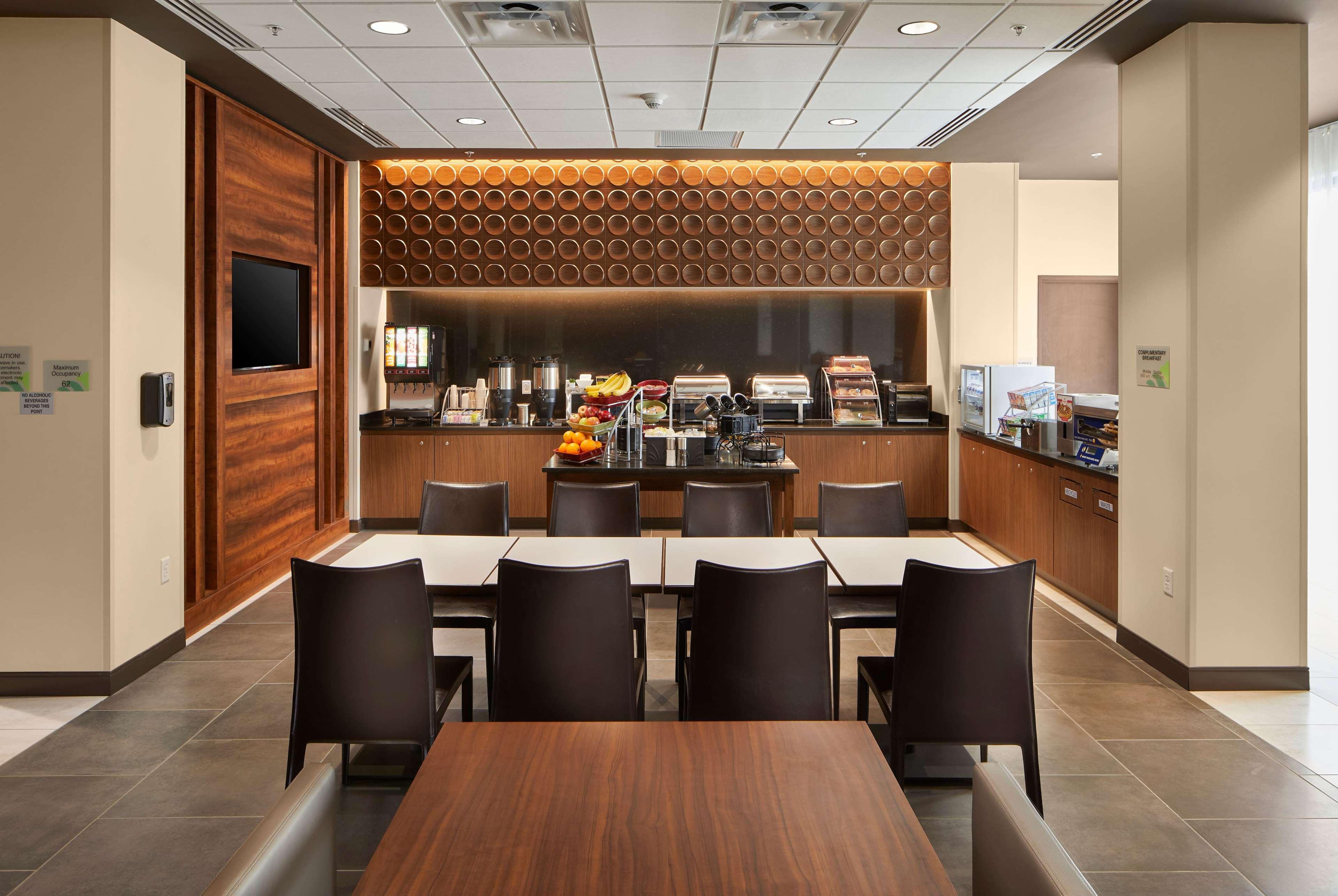 Wingate By Wyndham Hurricane Wv