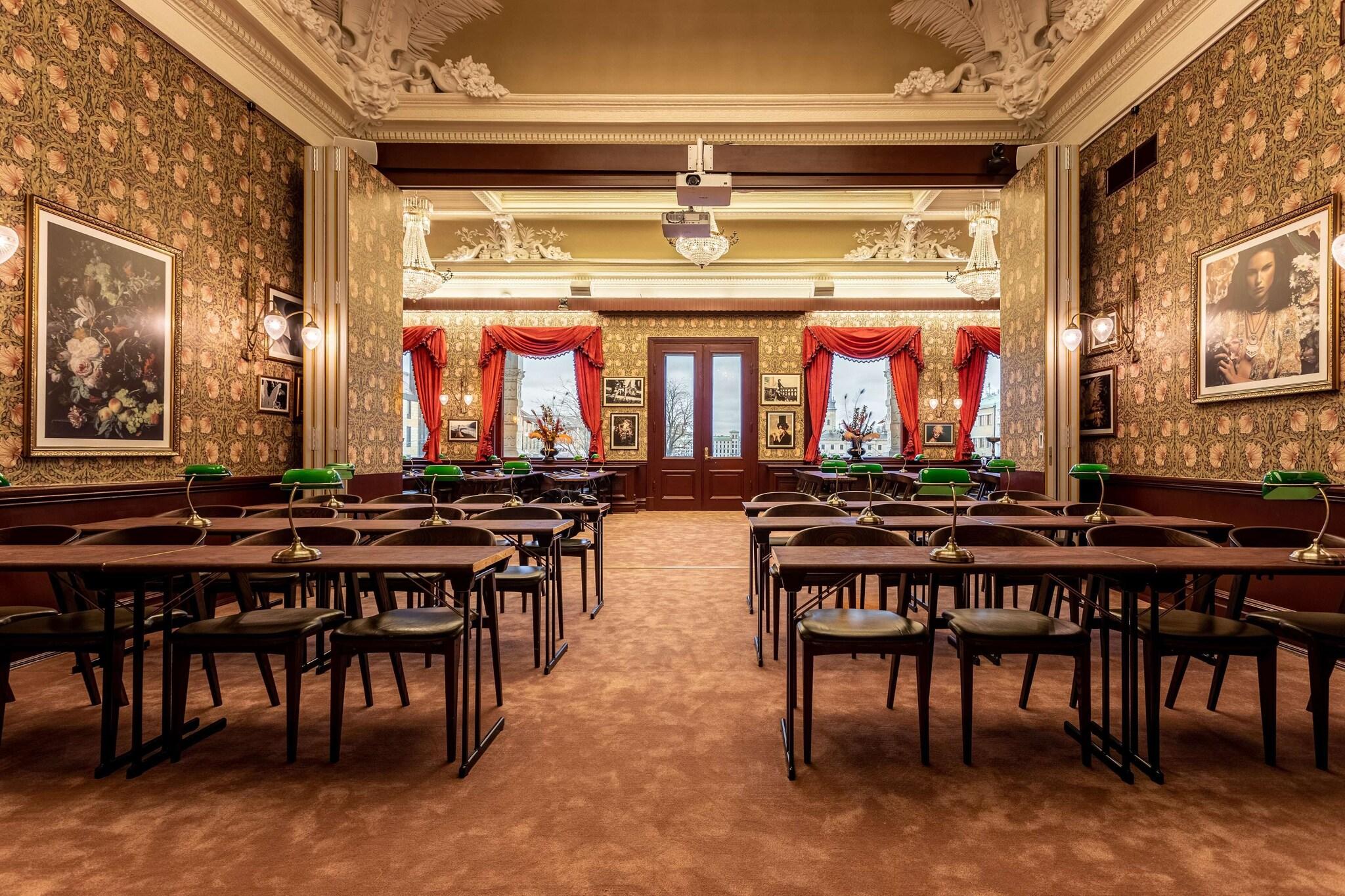 Hotel Pigalle by null