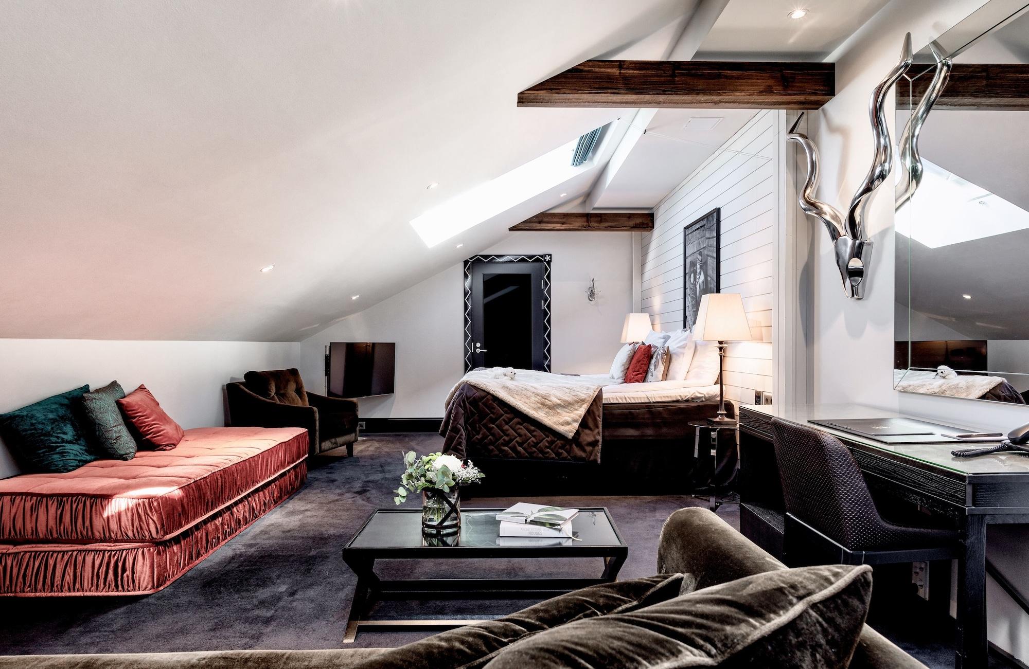 Arctic Light Hotel by null