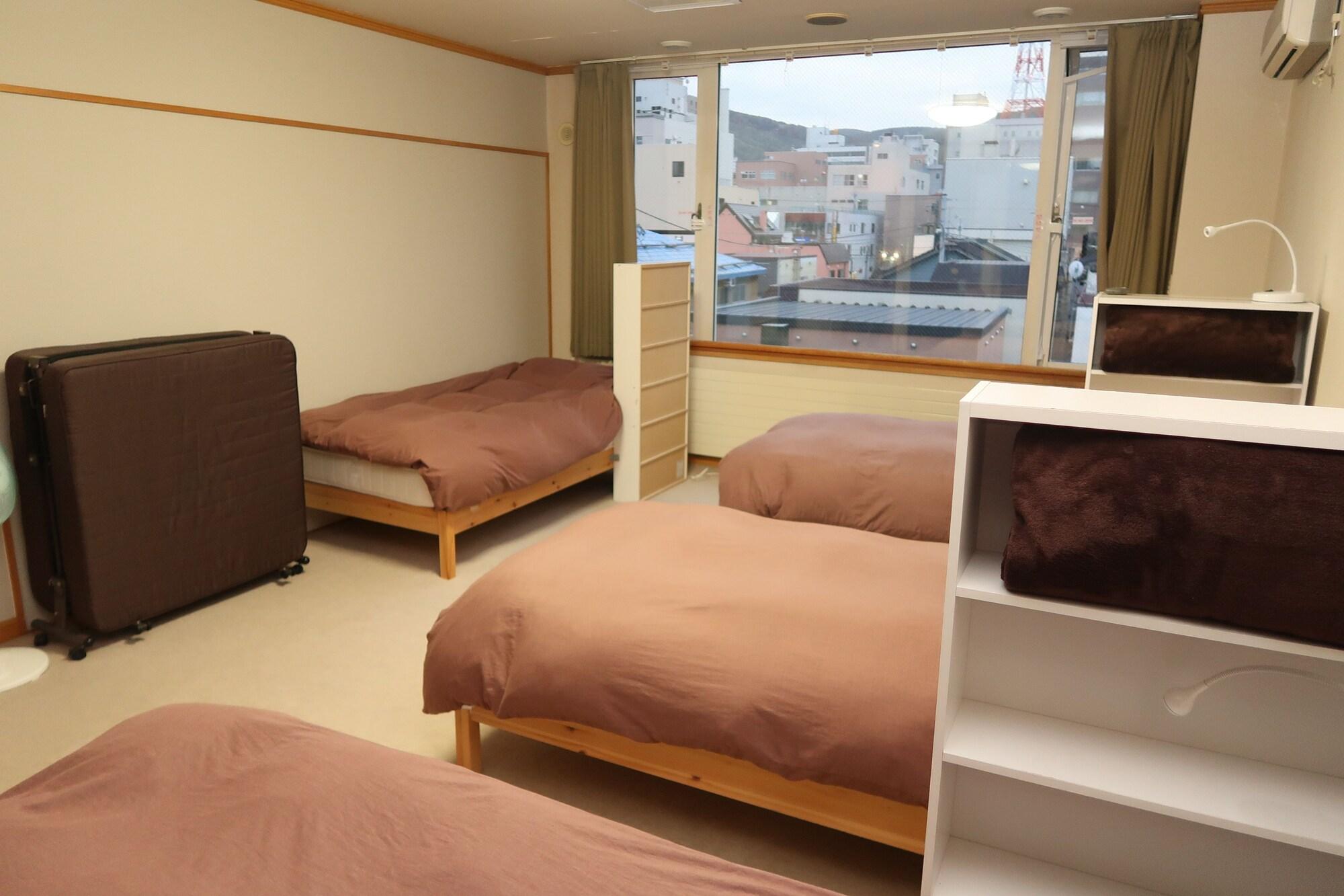 Otaru Ekimae Guest House Ito