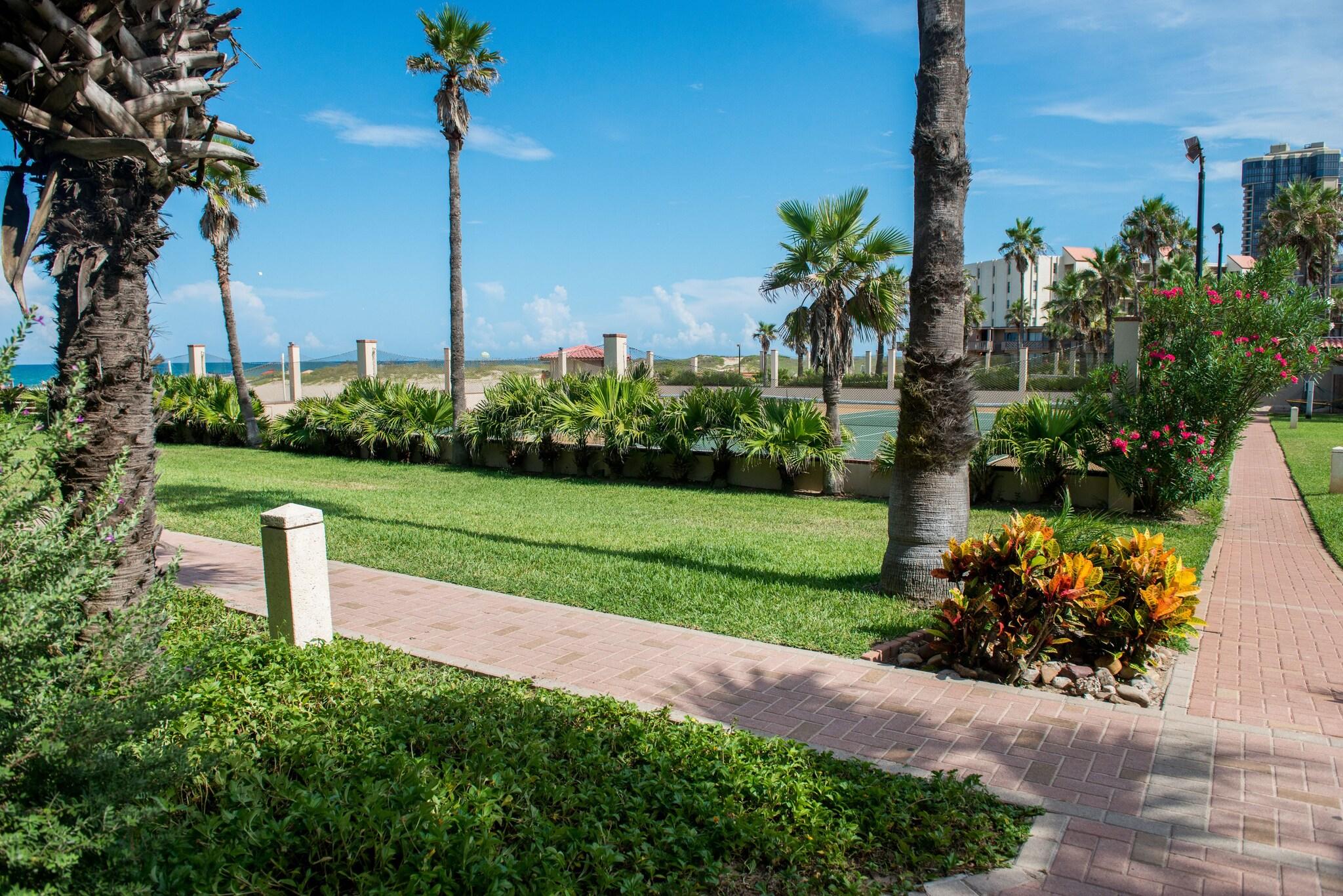 Isla Grand Beach Resort by null