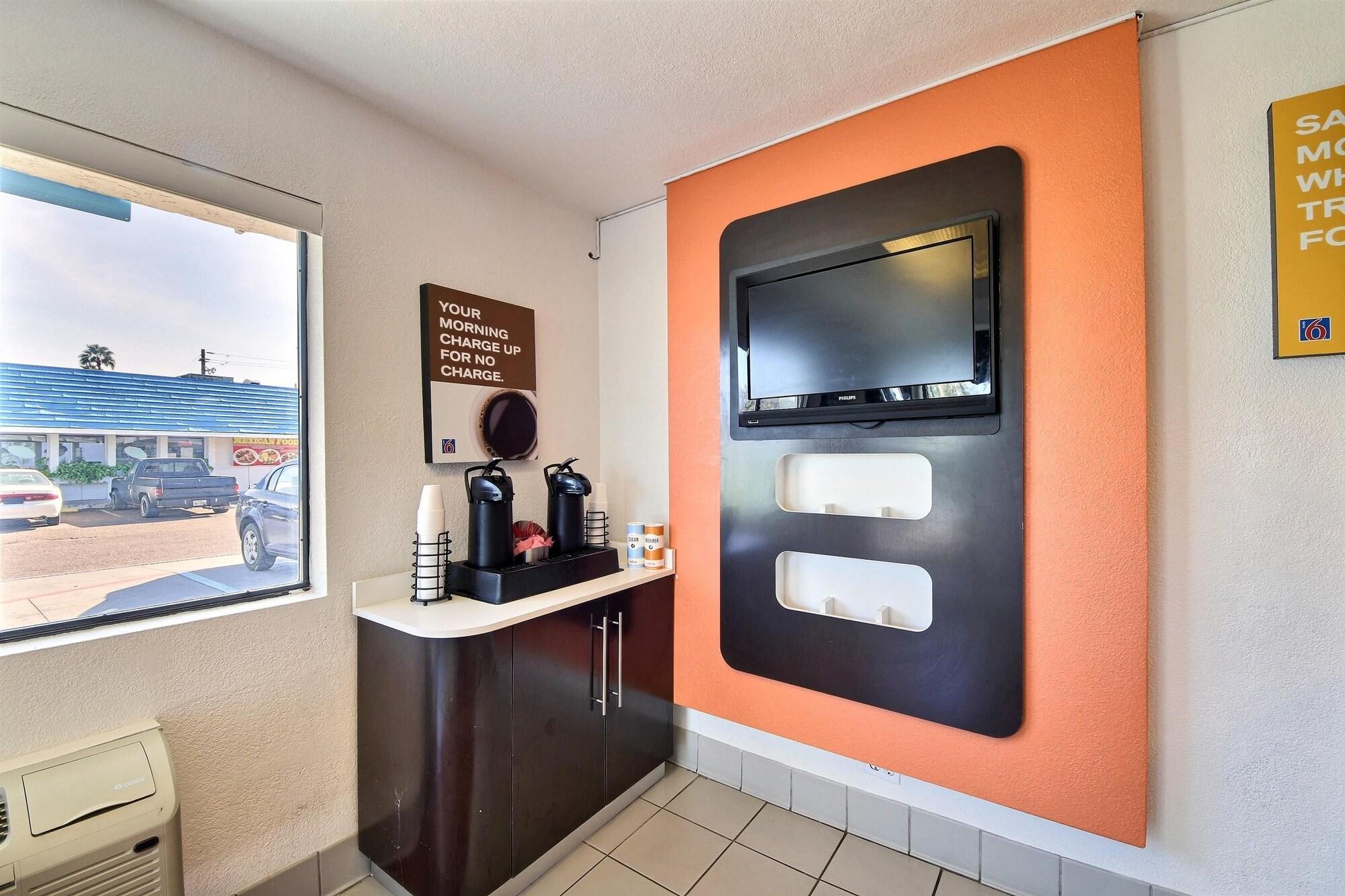 Motel 6 Laredo South