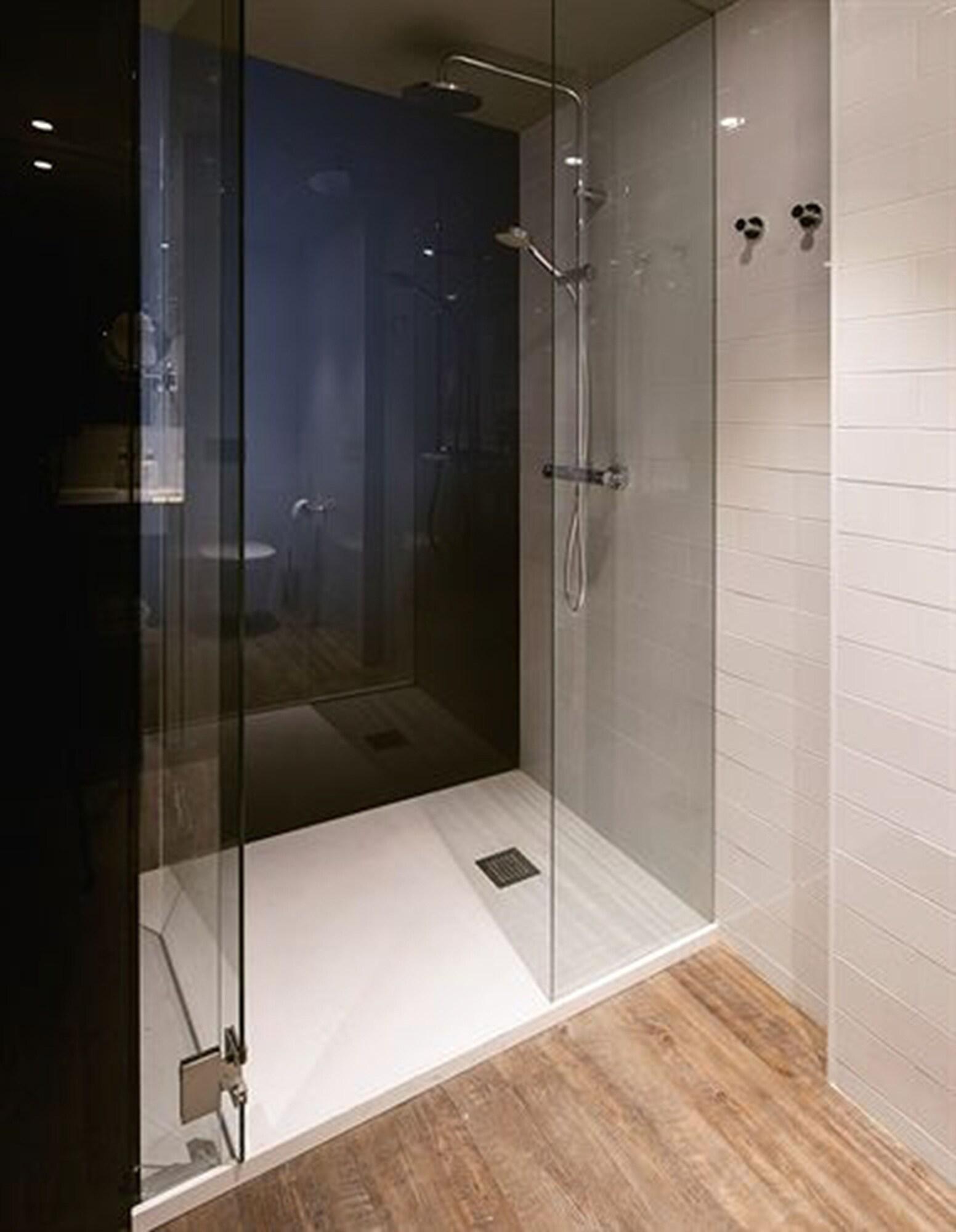 Yurbban Trafalgar by null