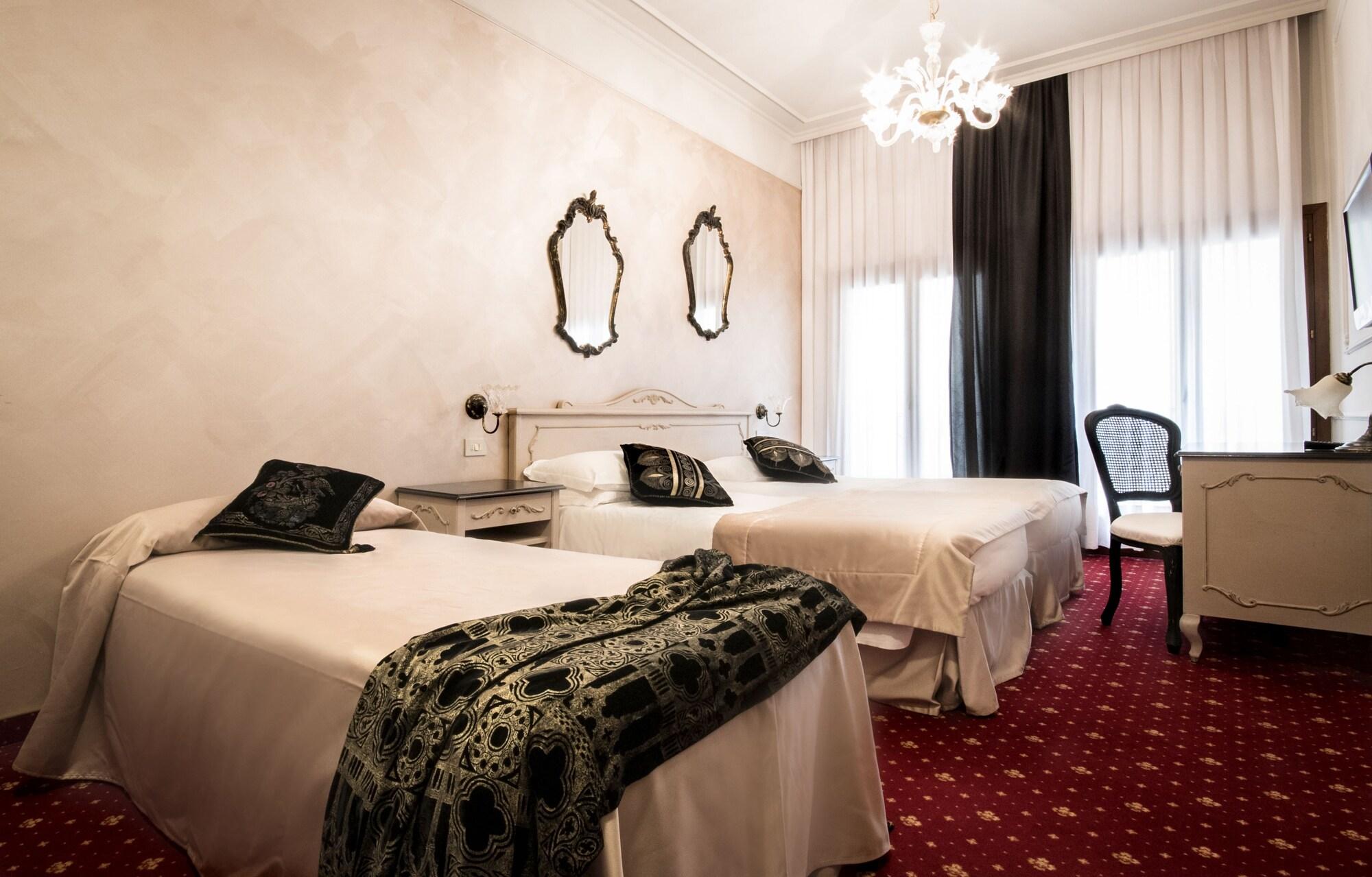Hotel Violino D'Oro by null