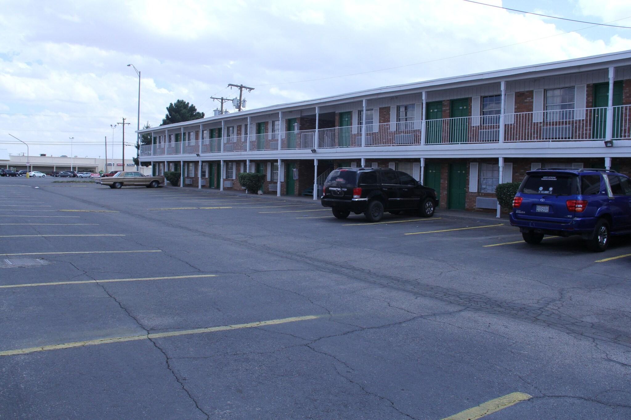 Superlodge Motel