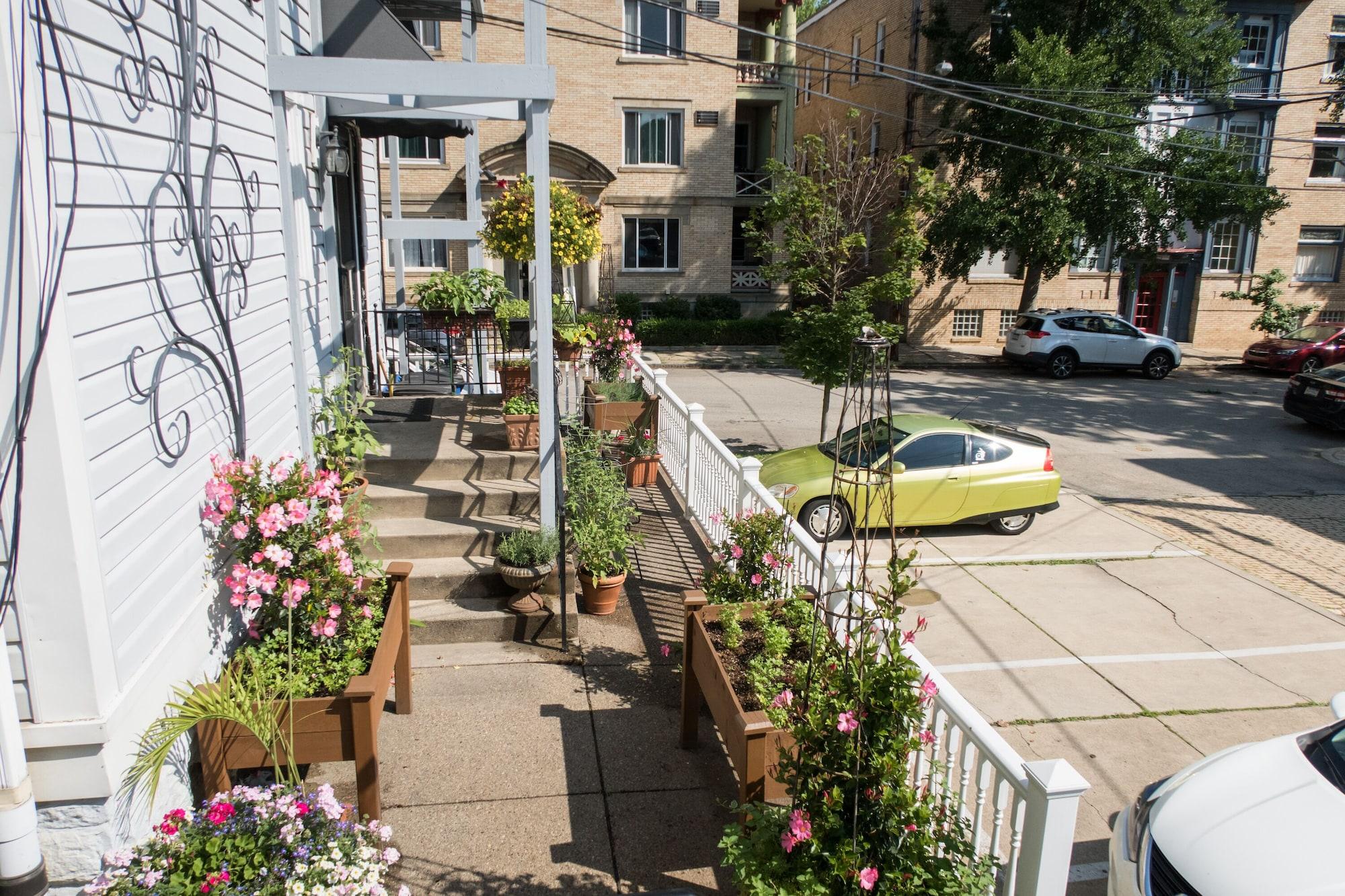 The Inn on Negley by null