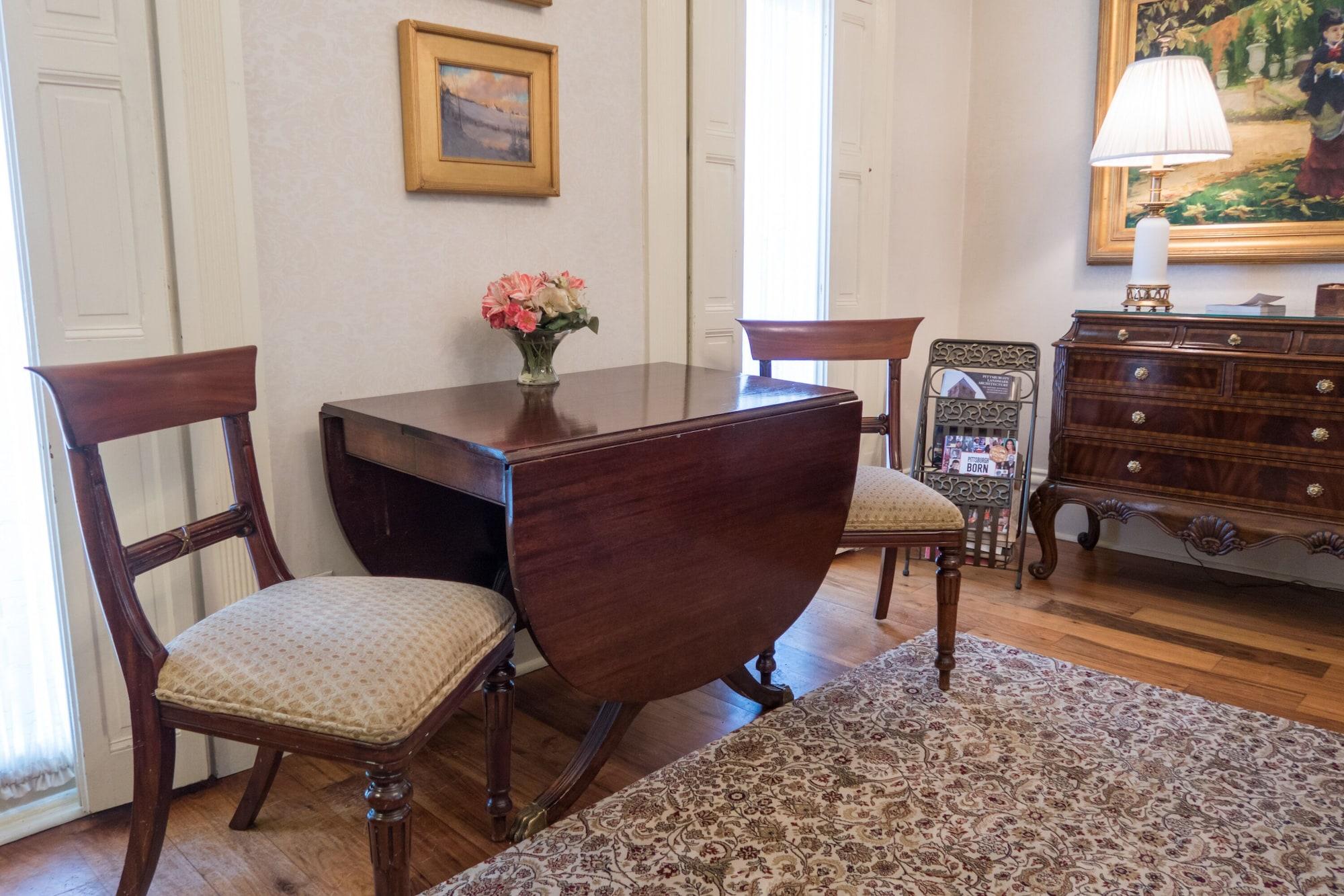 The Inn on Negley by null