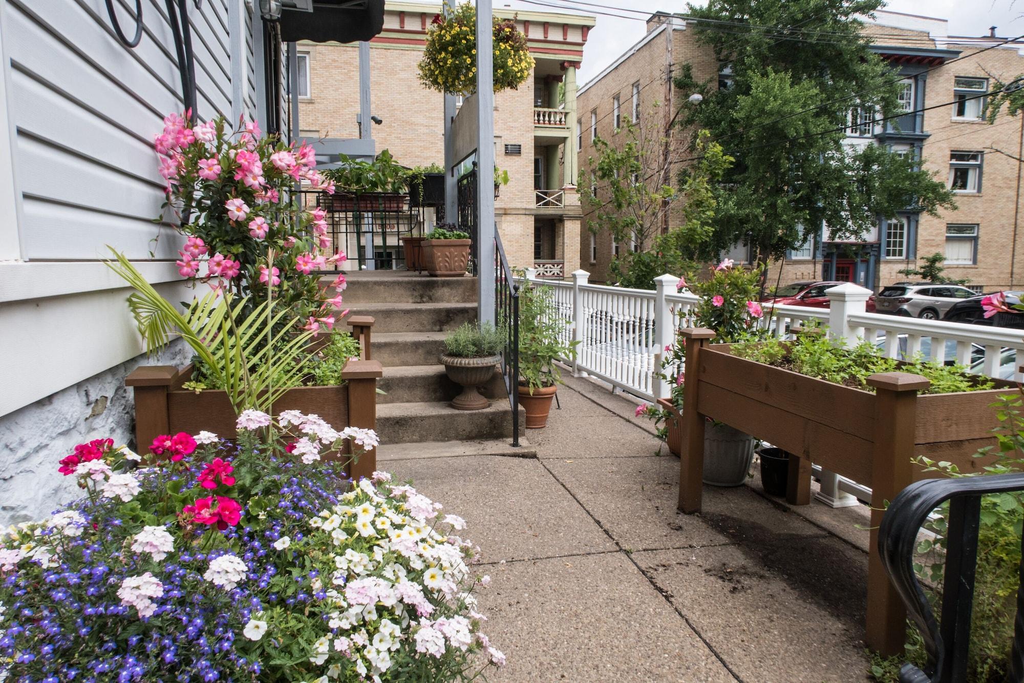 The Inn on Negley by null