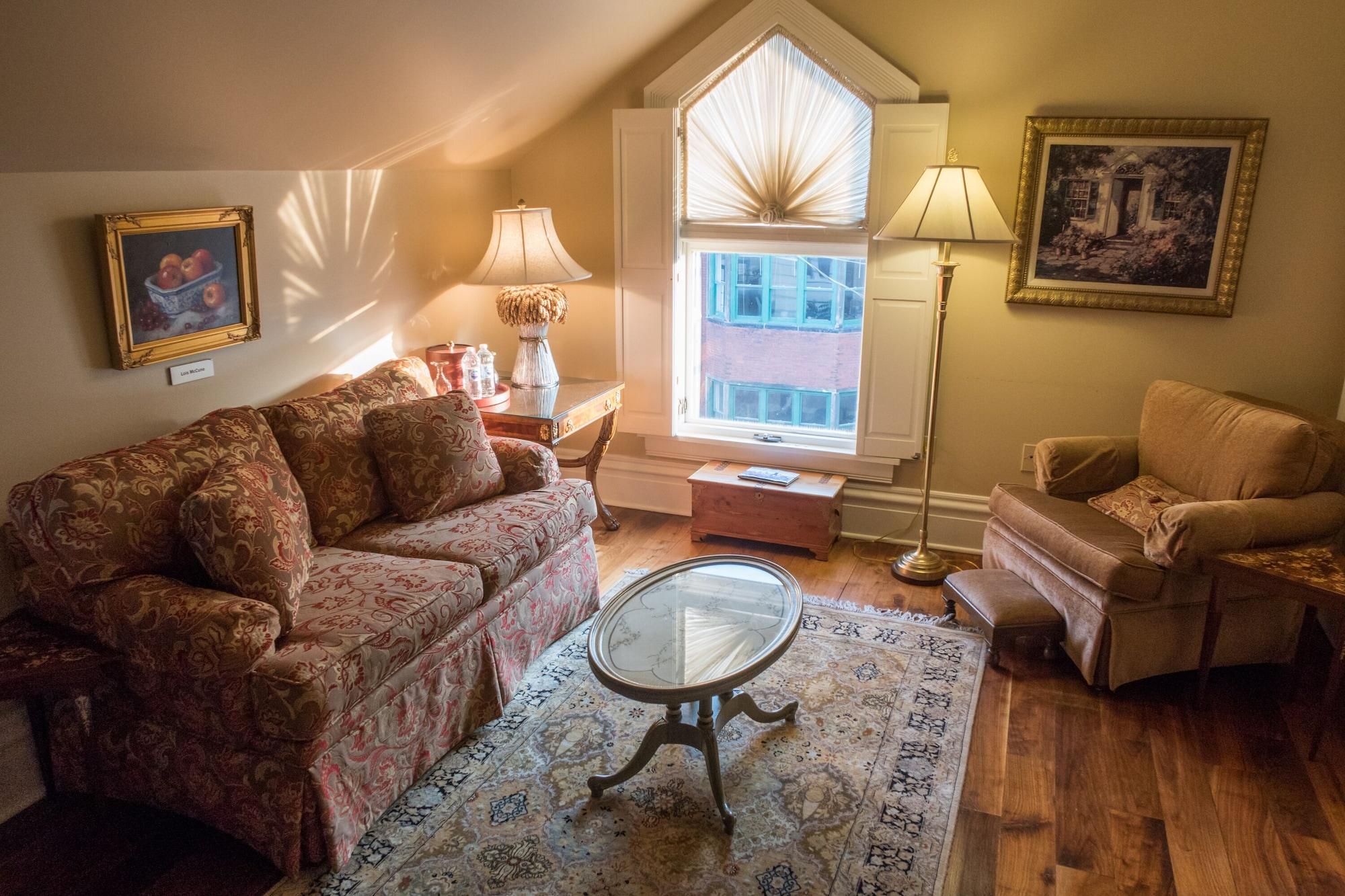 The Inn on Negley by null