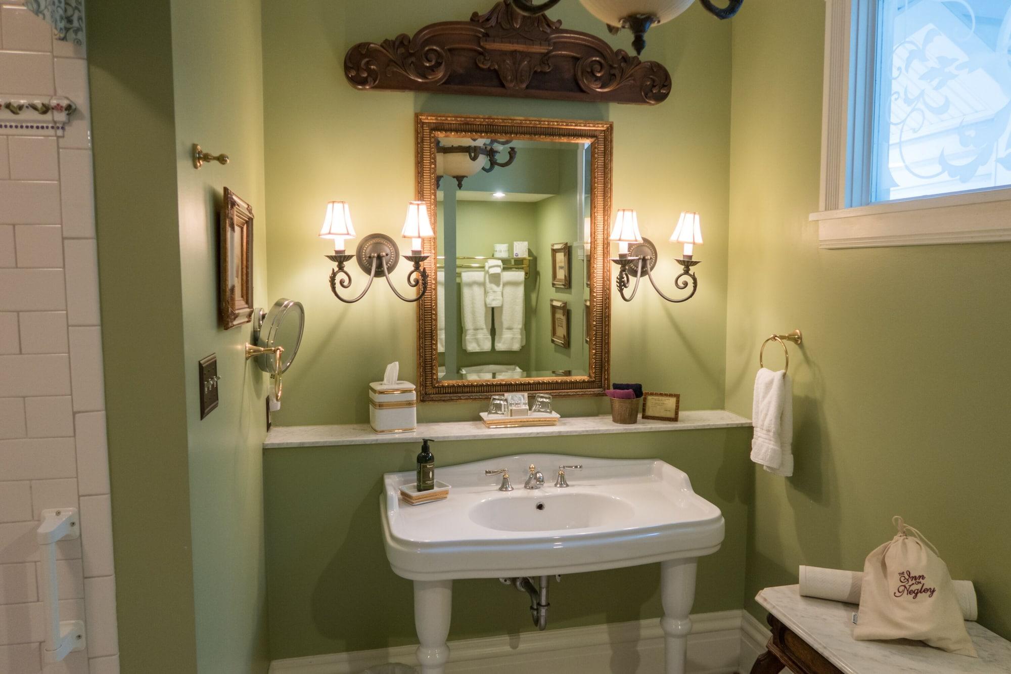 The Inn on Negley by null